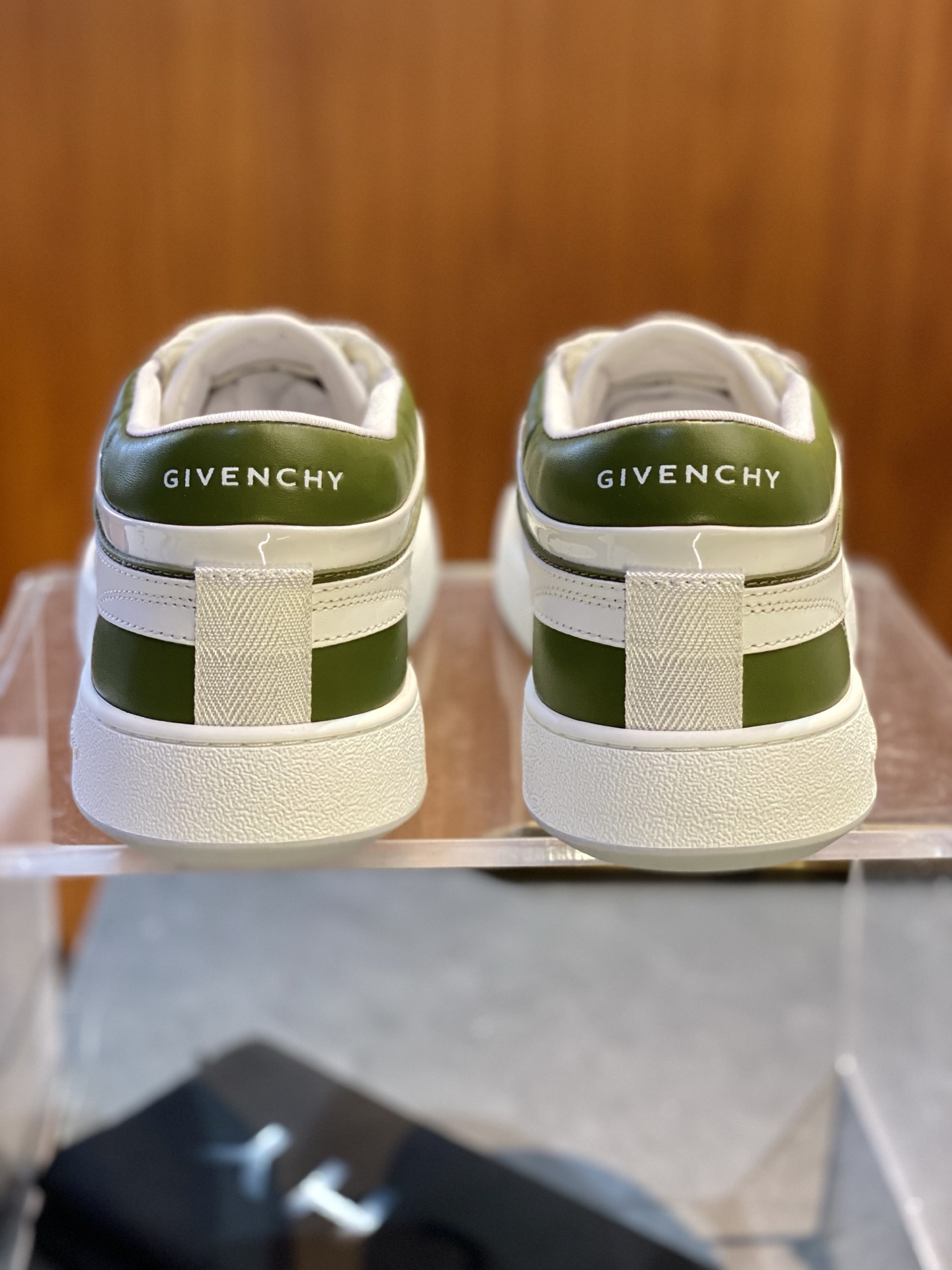 Givenchy G-Move Men's Sneakers: Stylish, Comfortable, and Classic Design 10 i1742622699313 1097 0 8