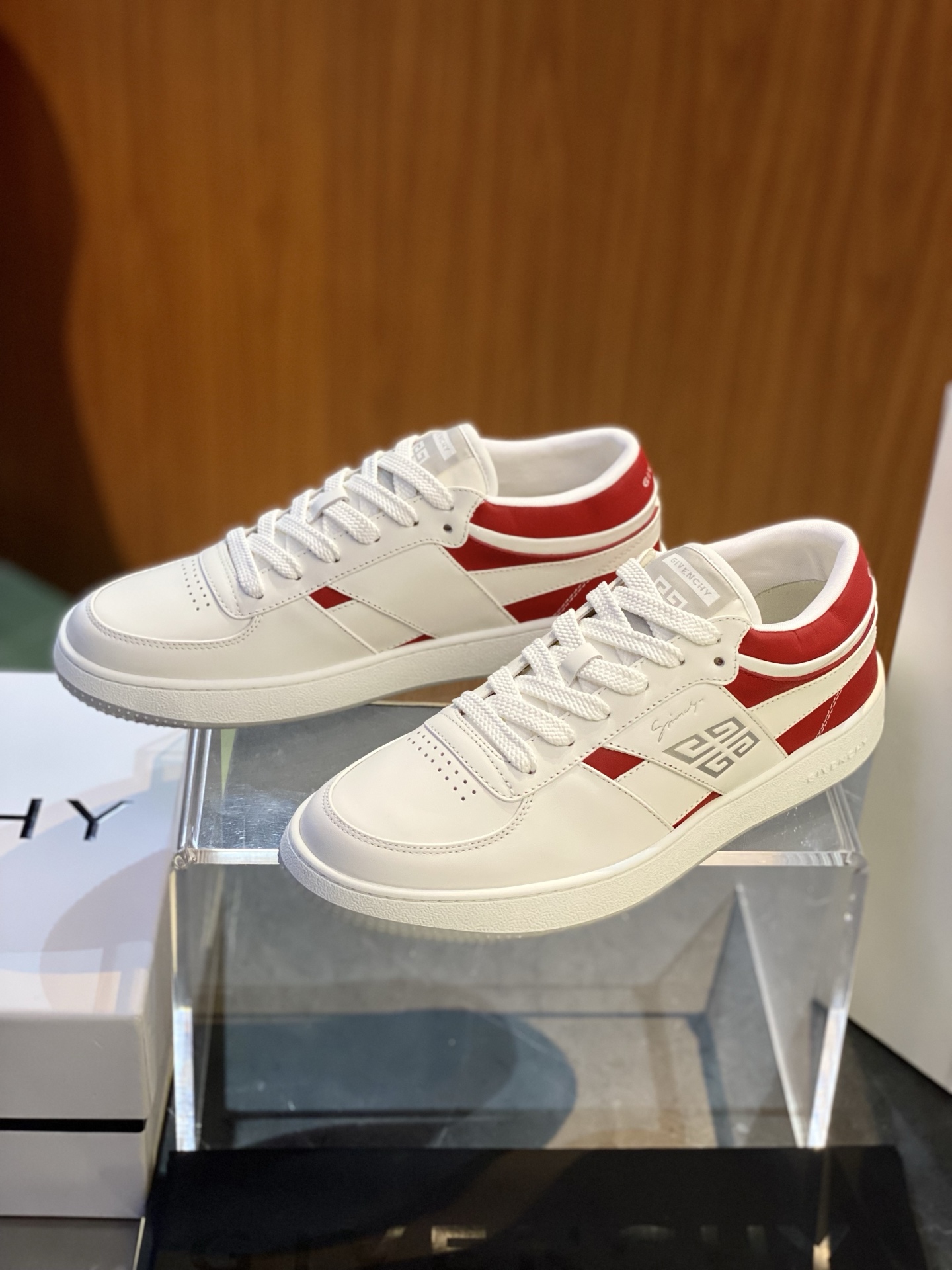 Givenchy G-Move Men's Sneakers: Stylish, Comfortable, and Classic Design 2 i1742622699317 6700 0 1