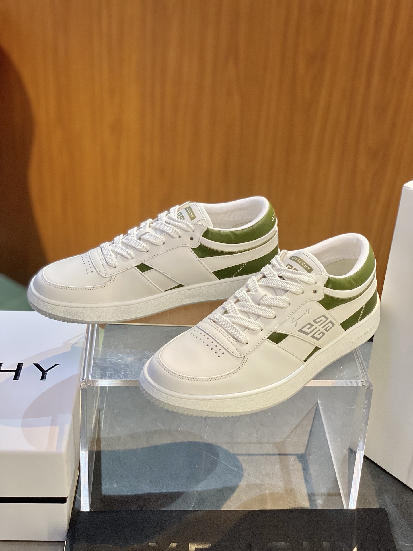 Givenchy G-Move Men's Sneakers: Stylish, Comfortable, and Classic Design 8 i1742622699351 7539 0 7