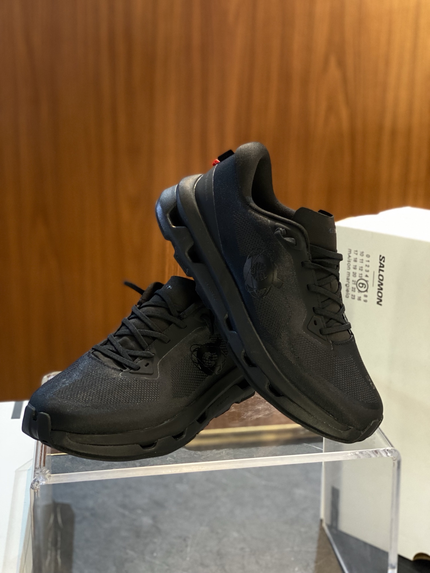 Loewe x On Cloudtilt Lightweight Running Shoes - Breathable & Comfortable 4 i1750340607590 1673 0 4