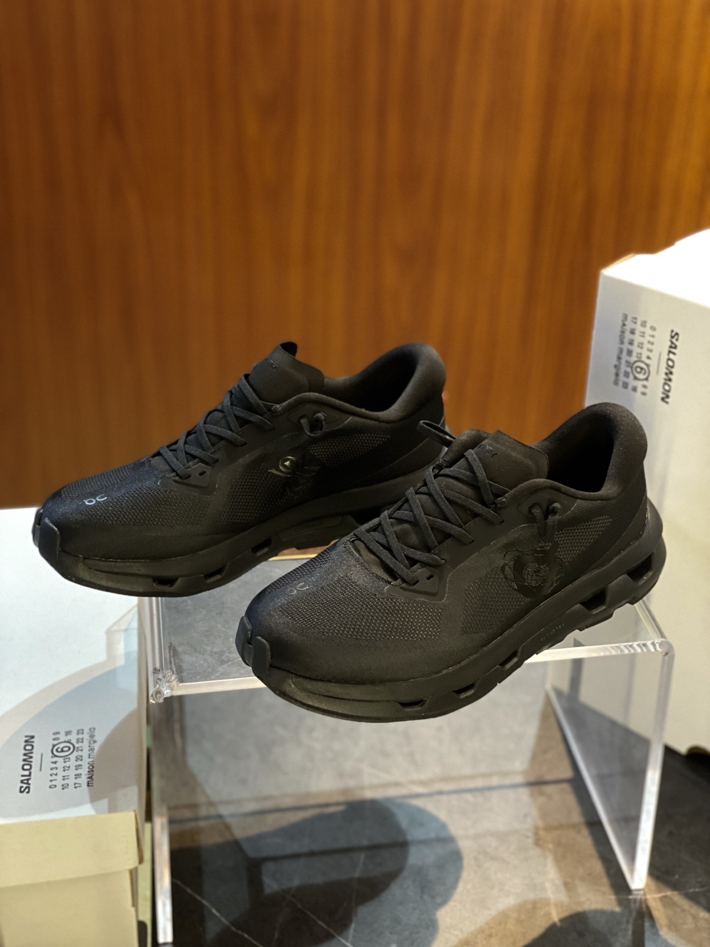 Loewe x On Cloudtilt Lightweight Running Shoes - Breathable & Comfortable 2 i1750340607594 2723 0 2
