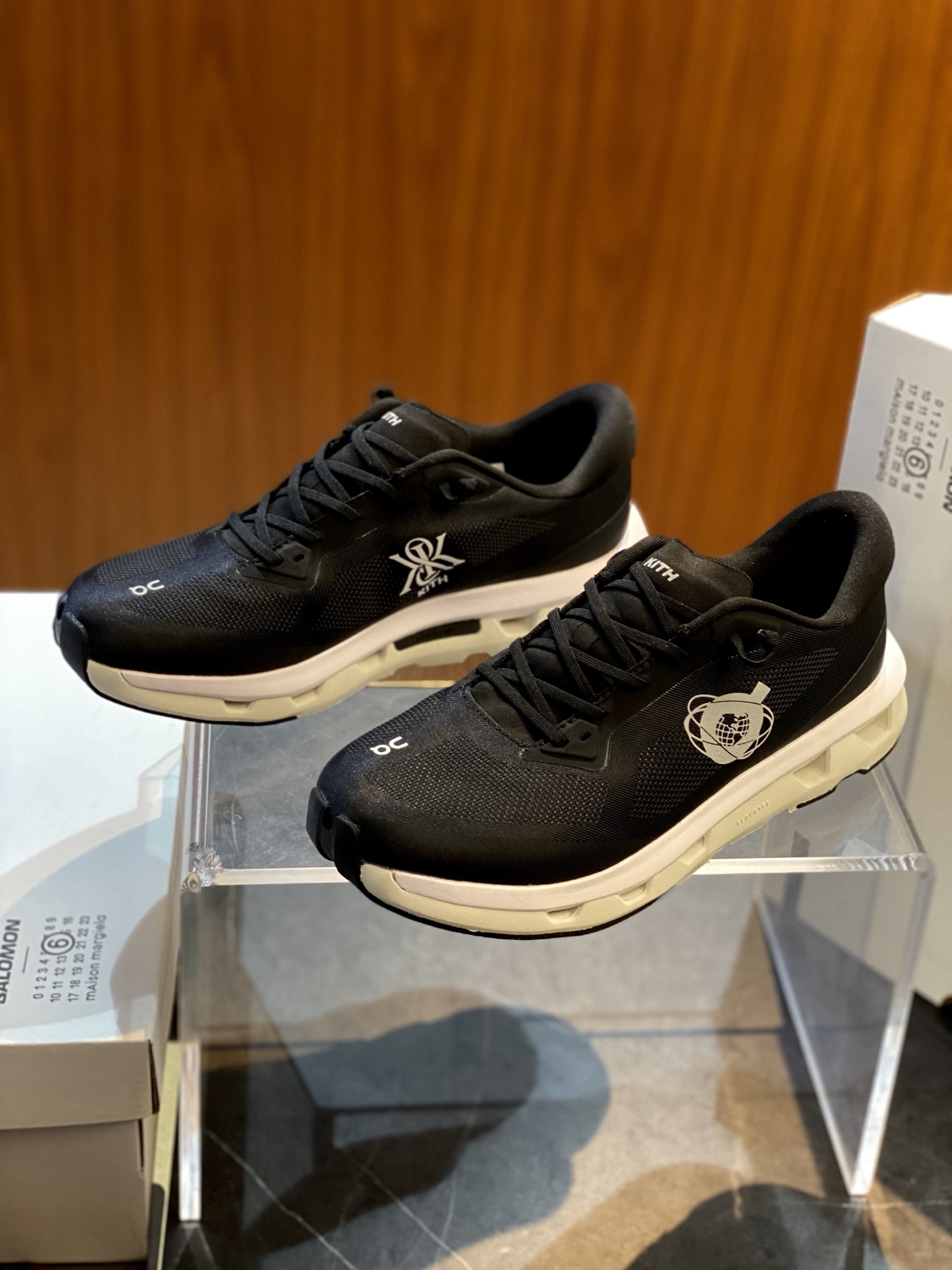 Loewe x On Cloudtilt Lightweight Running Shoes - Breathable & Comfortable 6 i1750340609191 4099 0 3
