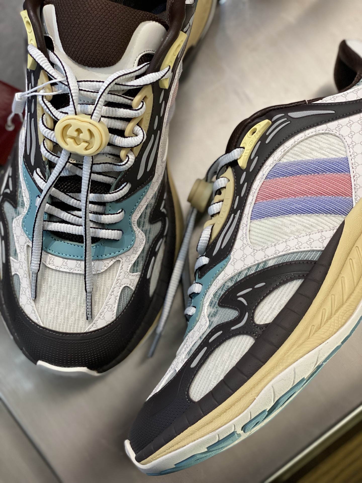 Gucci 2.0 Men's Sneaker with Iconic Stripes, EVA Sole, Comfortable Fit 8 i1753022535606 5917 0 5