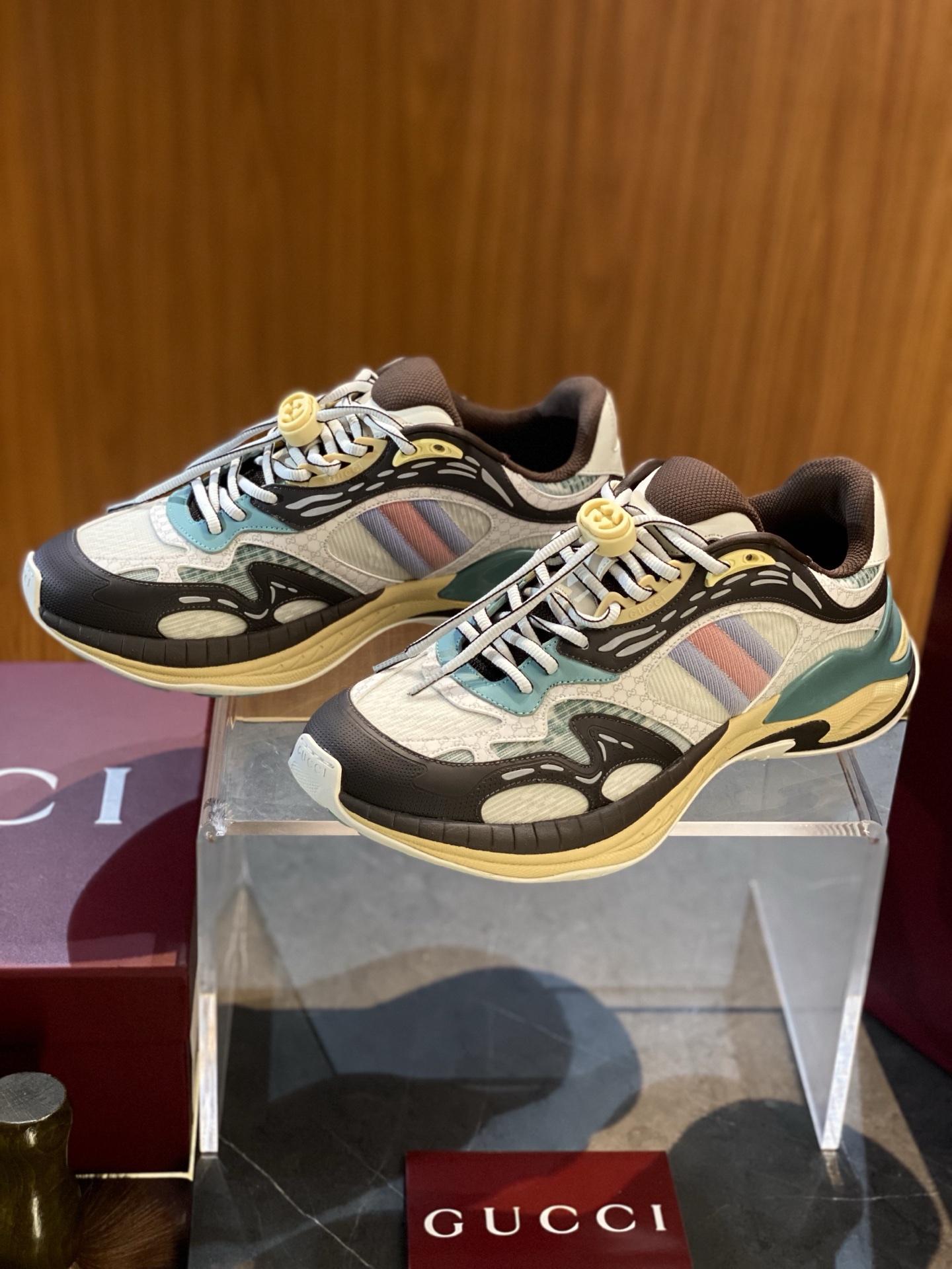 Gucci 2.0 Men's Sneaker with Iconic Stripes, EVA Sole, Comfortable Fit 2 i1753022535703 6224 0 1
