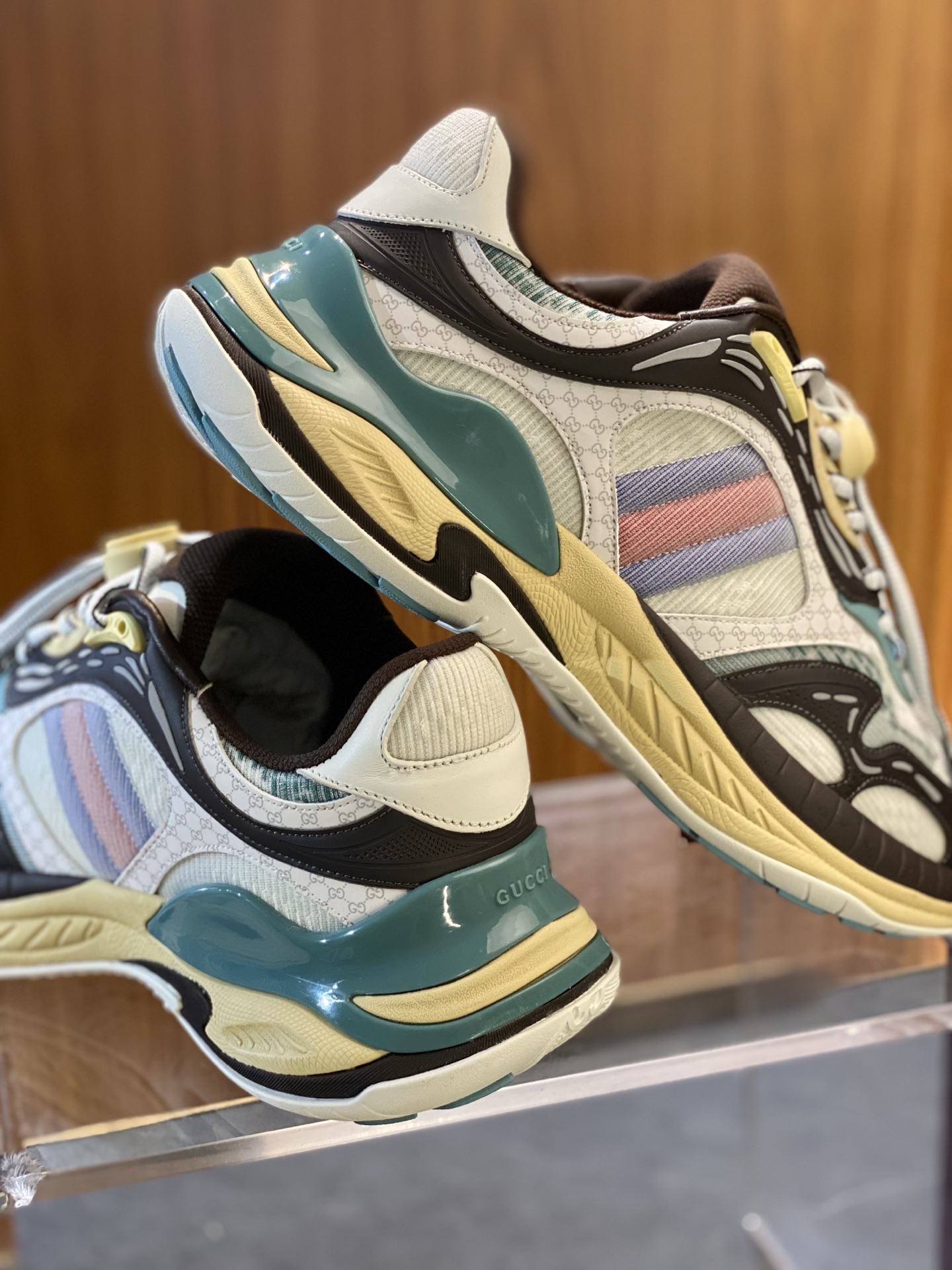 Gucci 2.0 Men's Sneaker with Iconic Stripes, EVA Sole, Comfortable Fit 7 i1753022535729 9722 0 4