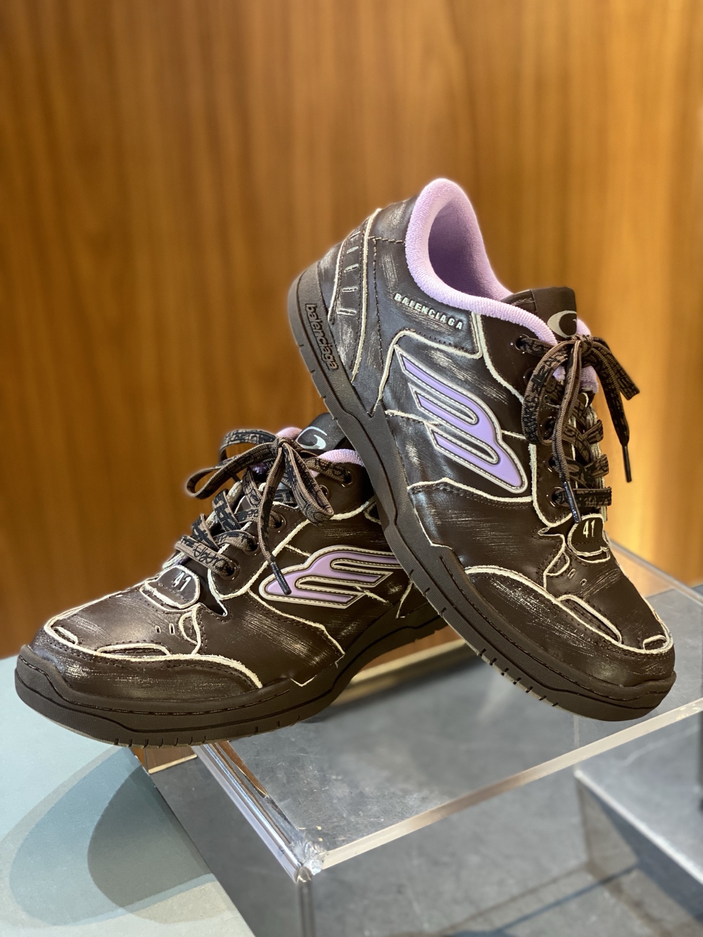 Balenciaga Hamptons Worn-Out Men's Sneakers - Stylish & Comfortable 10 i1753352442608 2527 0 7