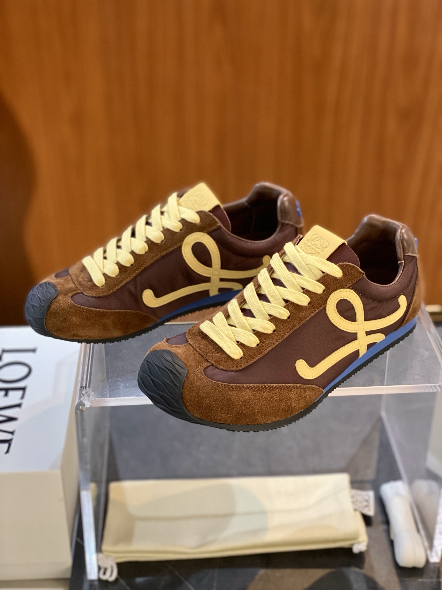 Loewe Ballet Runner 2.0 Nylon en Kalfsleren Sneakers - Bruin/Geel