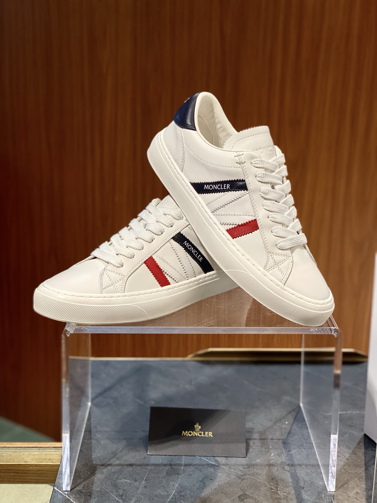 Moncler男 Style Leather Men's Shoes Lookbook Reference image 2