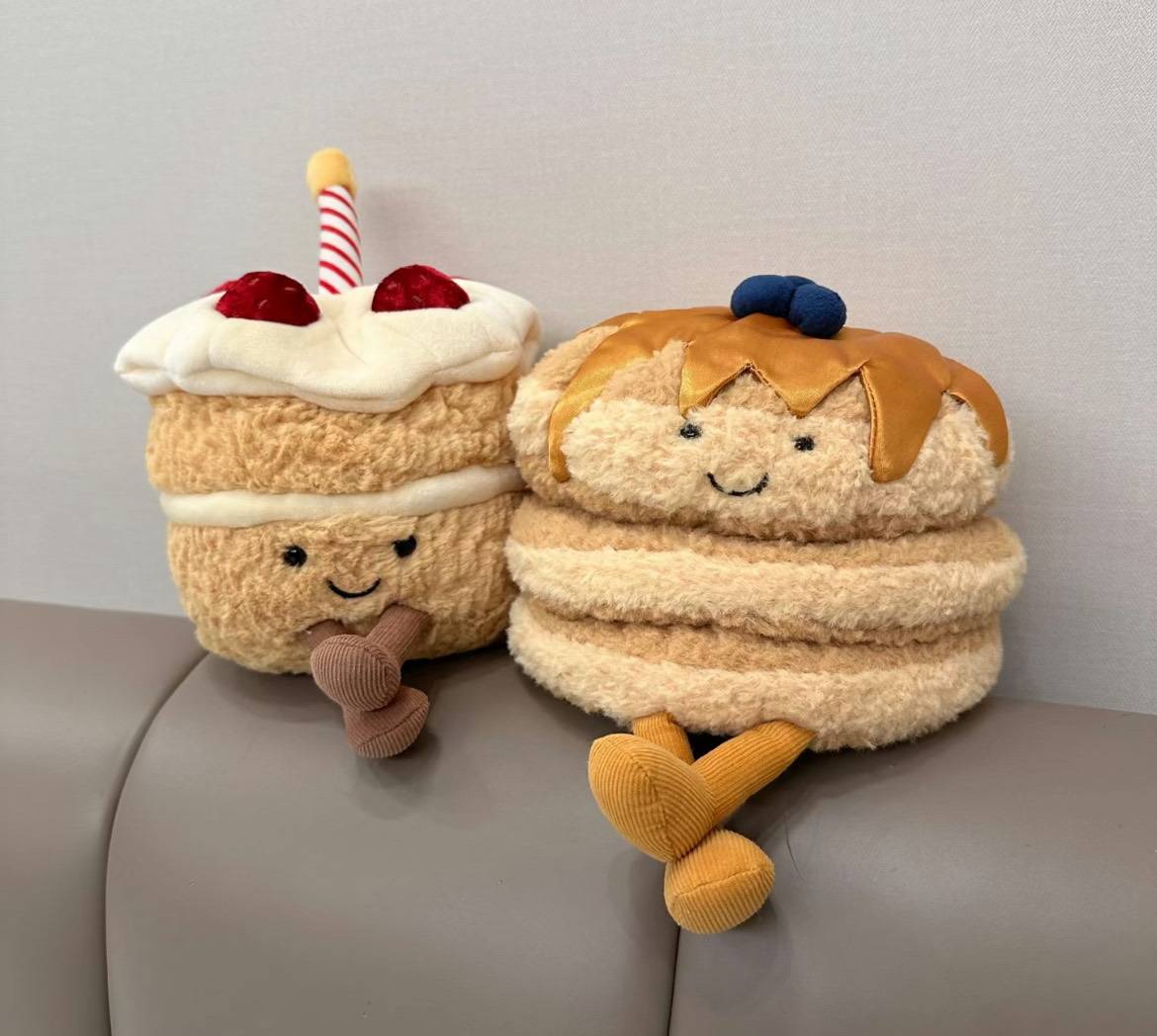NO:809889,The whole Internet is crazy about how cute this little muffin is. Even the cake studio is completely obsessed with its cute shape. No one can resist it being so cute, Jellycat Doll Fashion Department Store19860909全网都疯狂被这个小松饼可爱到了 连蛋糕工作室也完全被它可爱的造型沦陷了 那么可爱也没有谁能拒绝吧,Jellycat公仔潮品百货,accessory