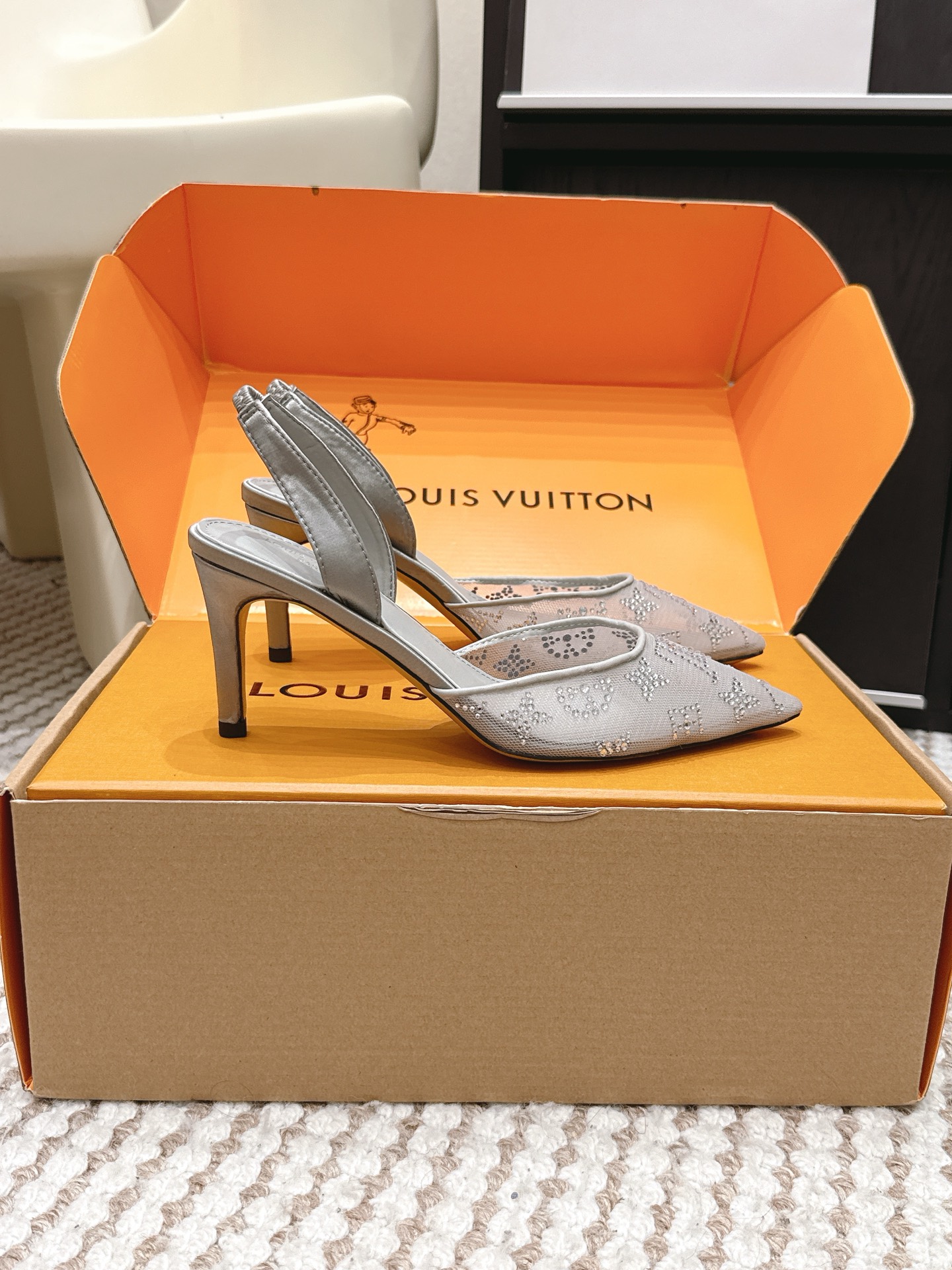 LV Style Leather Women's Shoes Lookbook Reference image 2