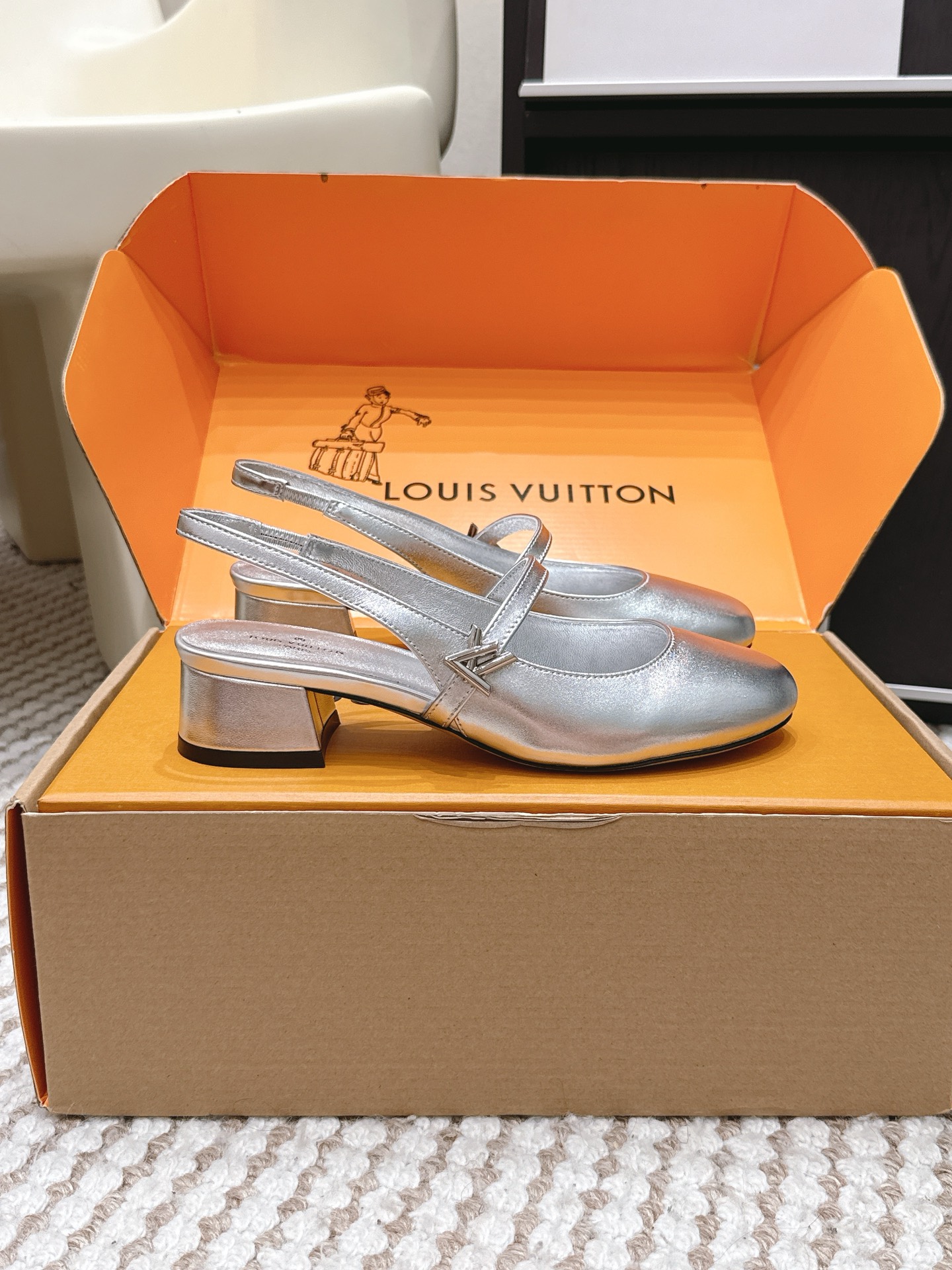 LV Style Leather Women's Shoes Lookbook Reference image 2