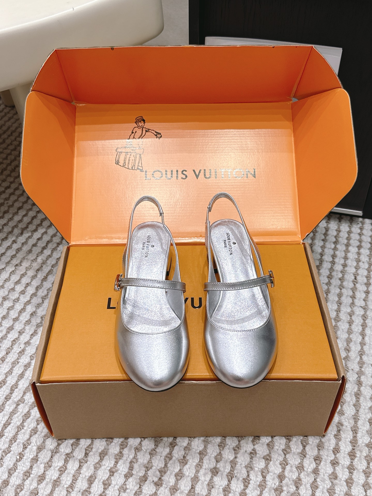 LV Style Leather Women's Shoes Lookbook Reference image 1