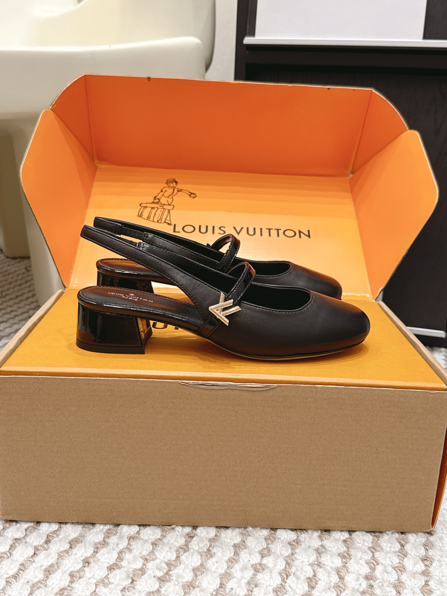 LV Style Leather Women's Shoes Lookbook Reference image 2