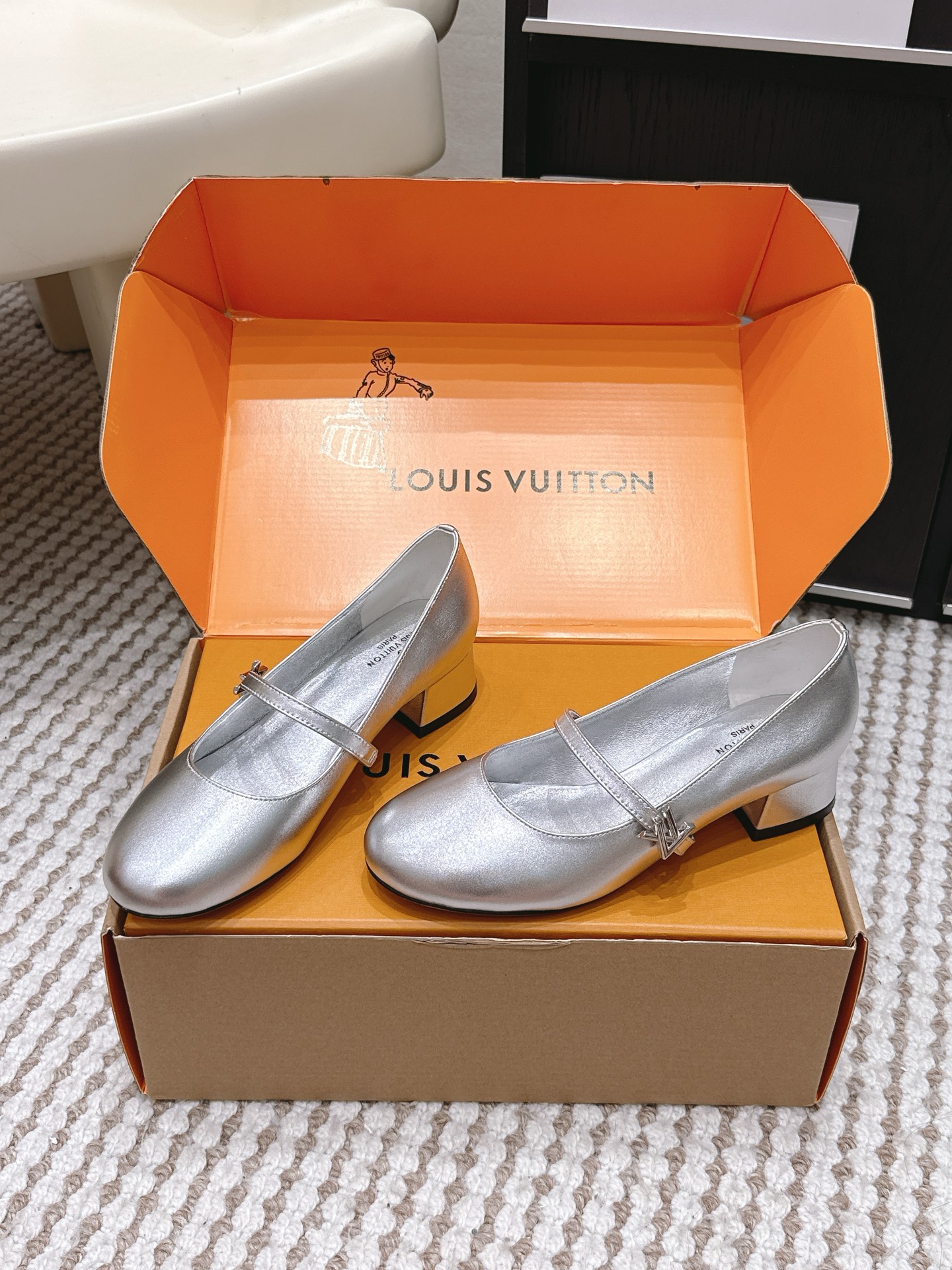 Женские туфли Louis Vuitton с пряжкой