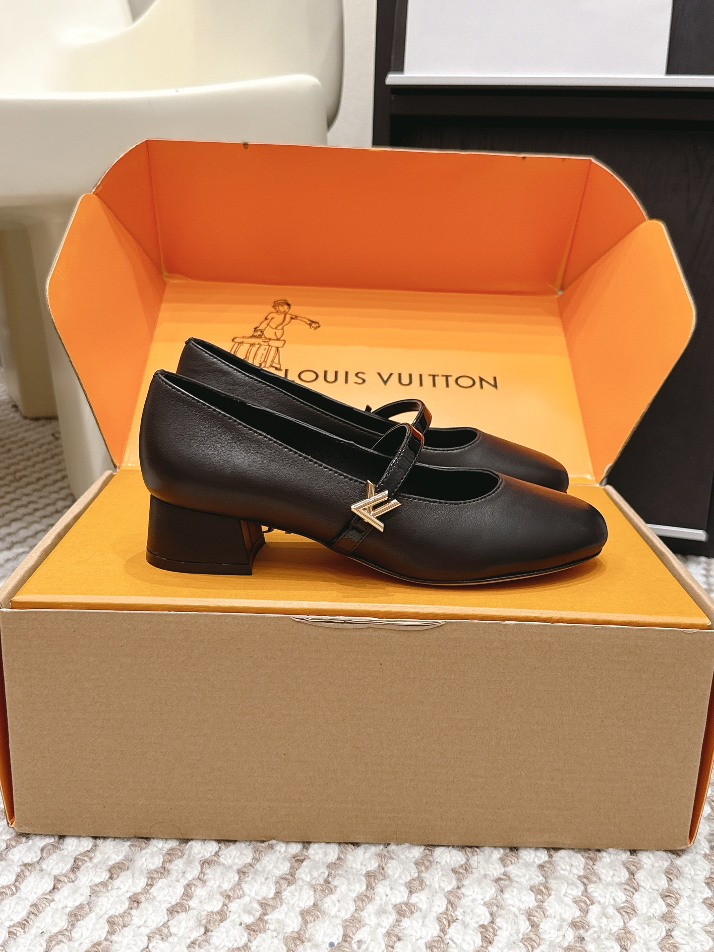 LV Style Leather Women's Shoes Lookbook Reference image 2
