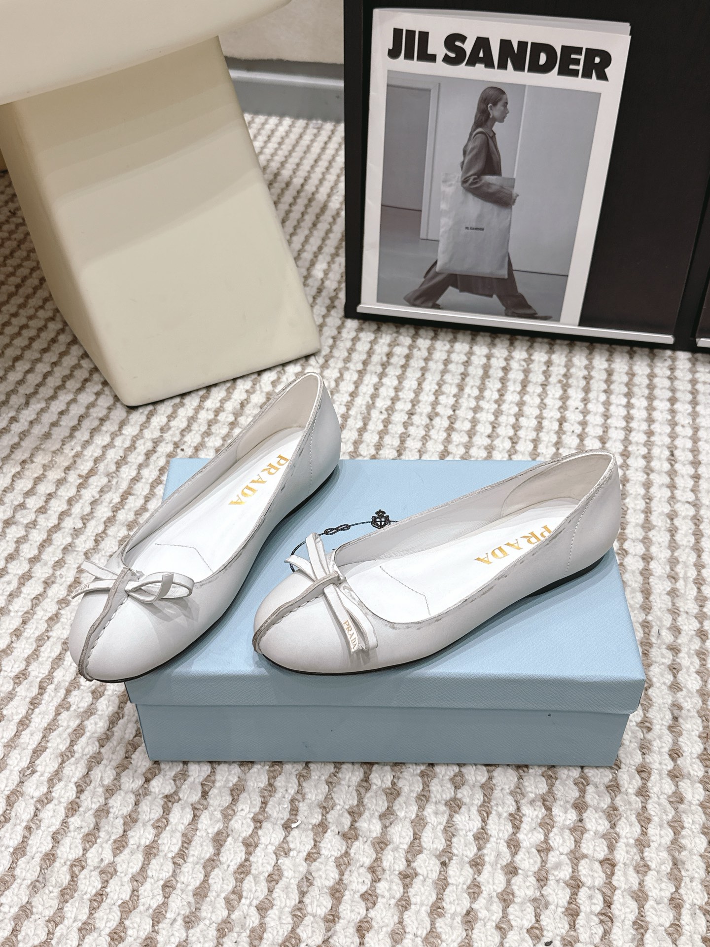 Prada Style Black Leather Women's Shoes style reference detail image 3 from source 784887