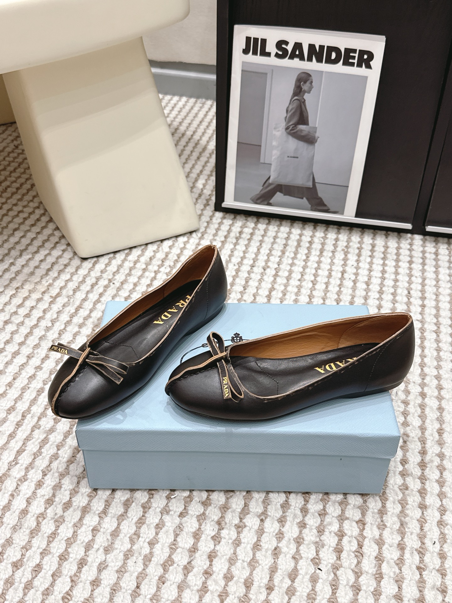 Prada Style Black Leather Women's Shoes style reference detail image 3 from source 784889