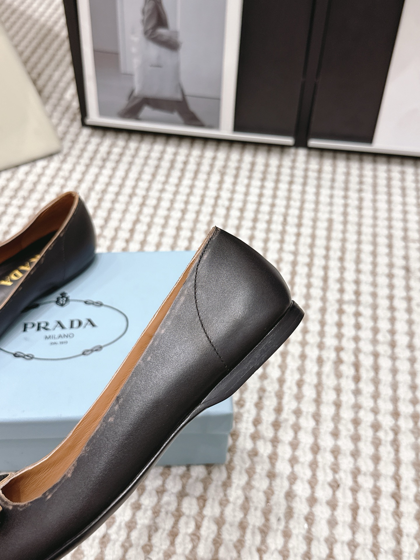 Prada Style Black Leather Women's Shoes style reference detail image 6 from source 784889
