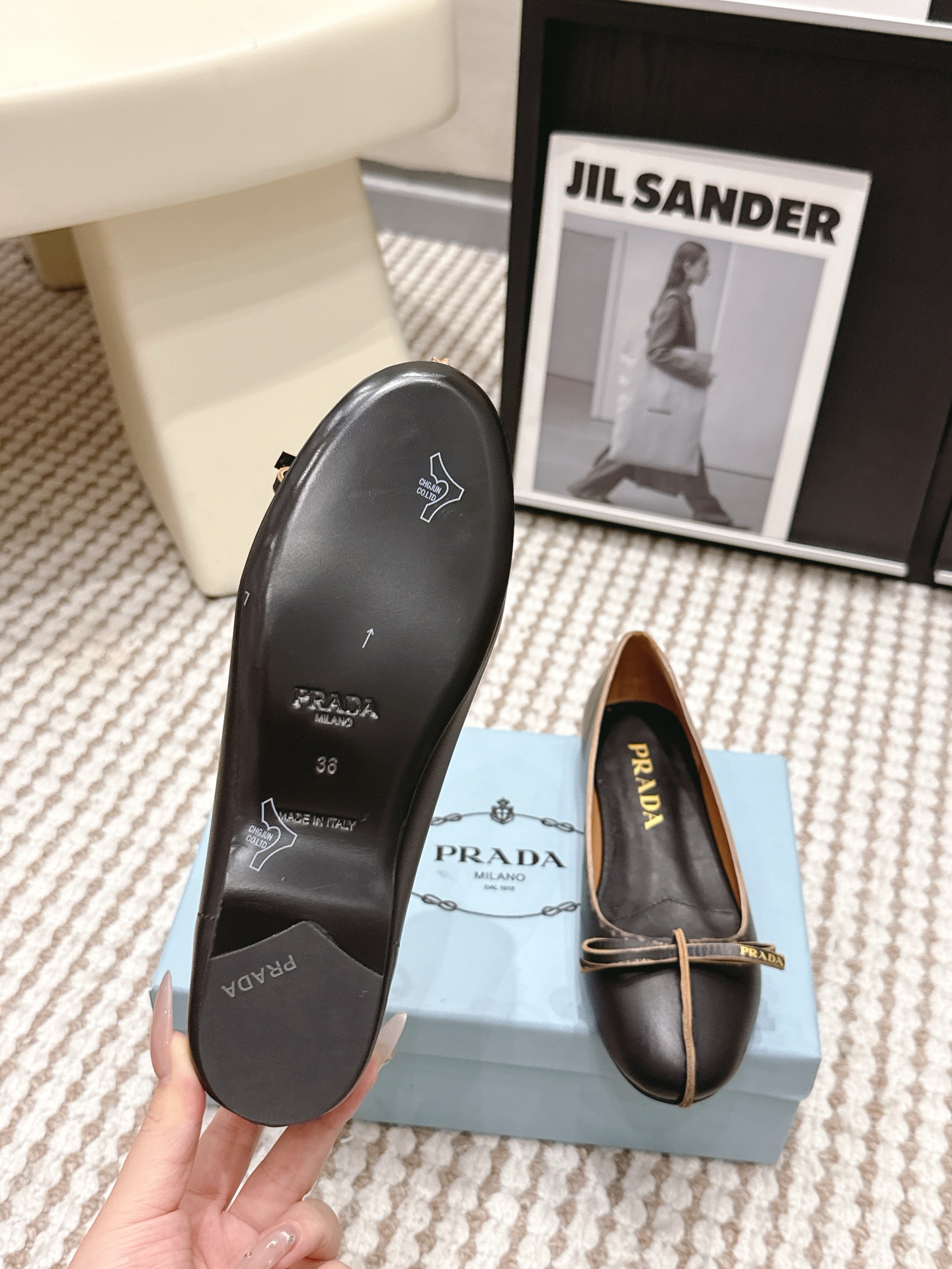 Prada Style Black Leather Women's Shoes style reference detail image 9 from source 784889