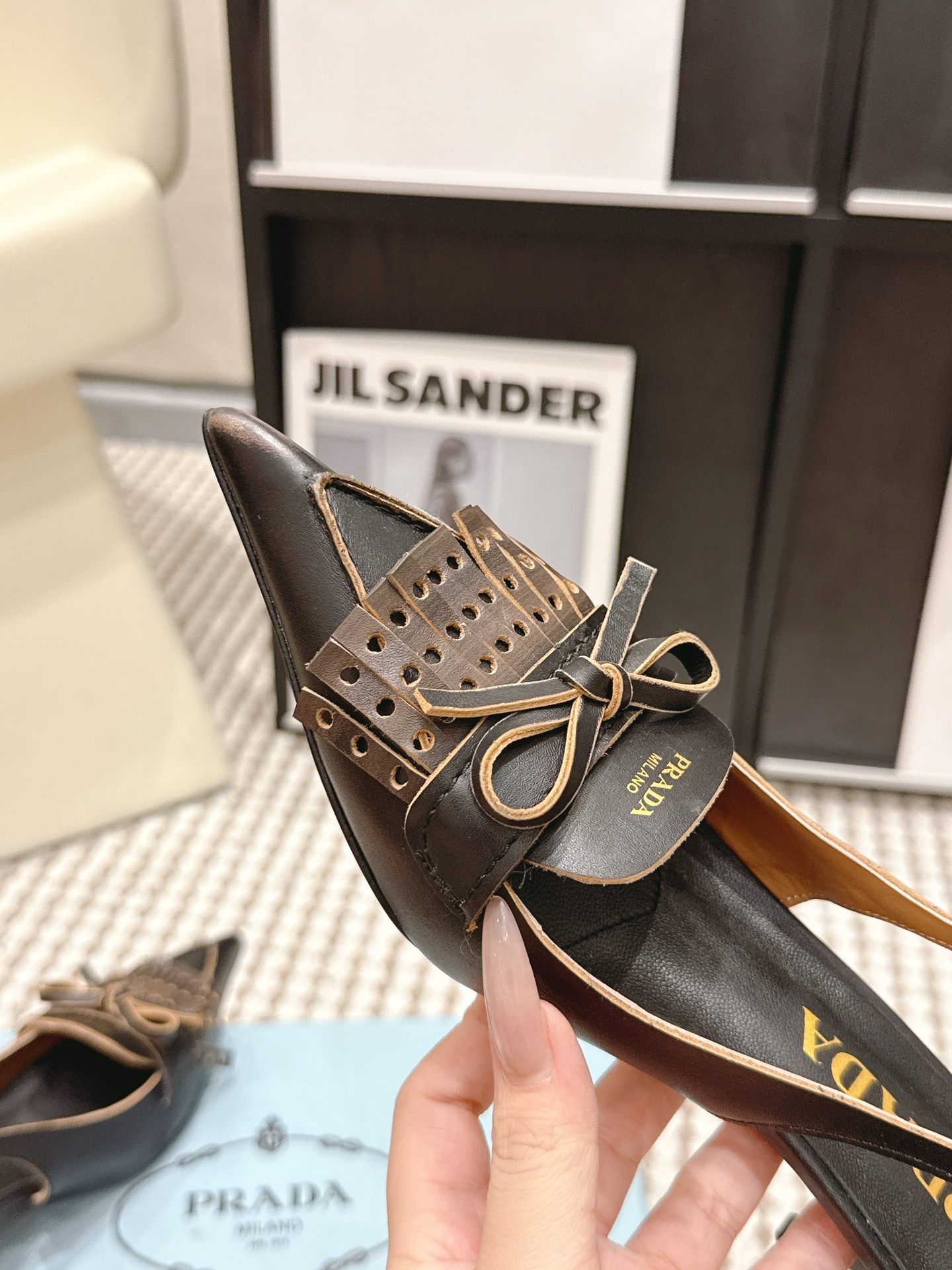 Prada Style Black Leather Women's Shoes style reference detail image 8 from source 784881