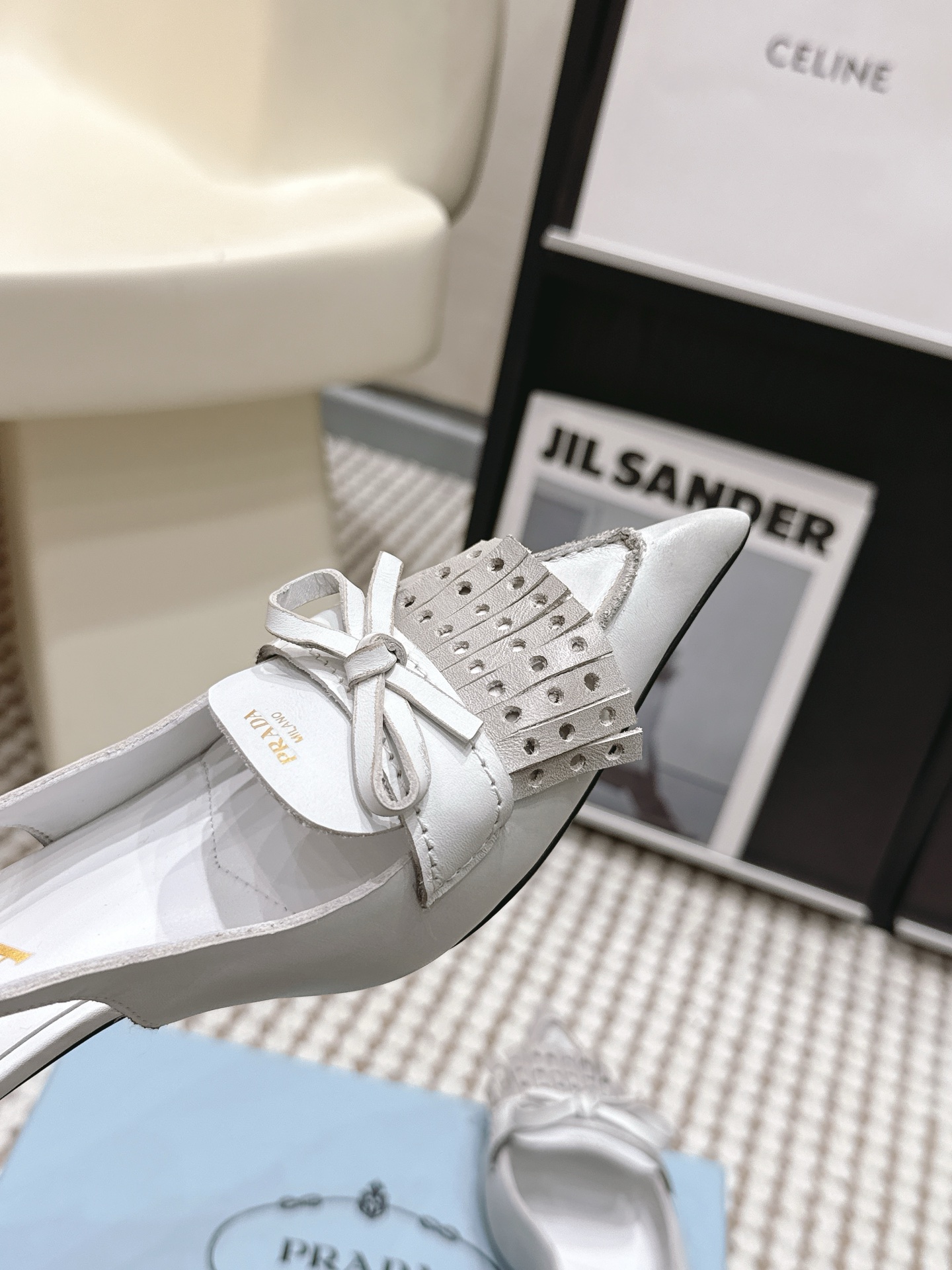 Prada Style Black Leather Women's Shoes style reference detail image 8 from source 784882