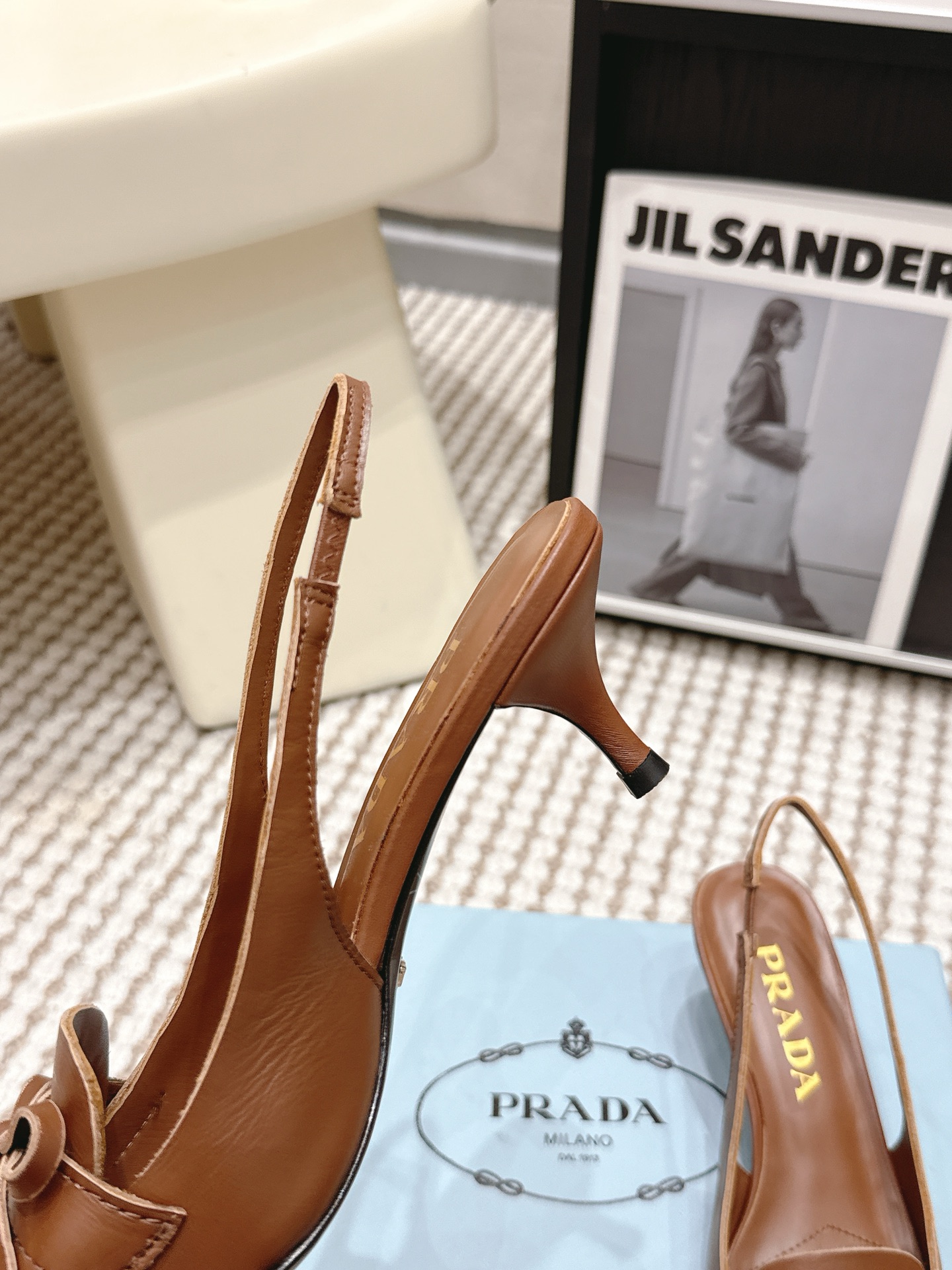 Prada Style Black Leather Women's Shoes style reference detail image 7 from source 784883