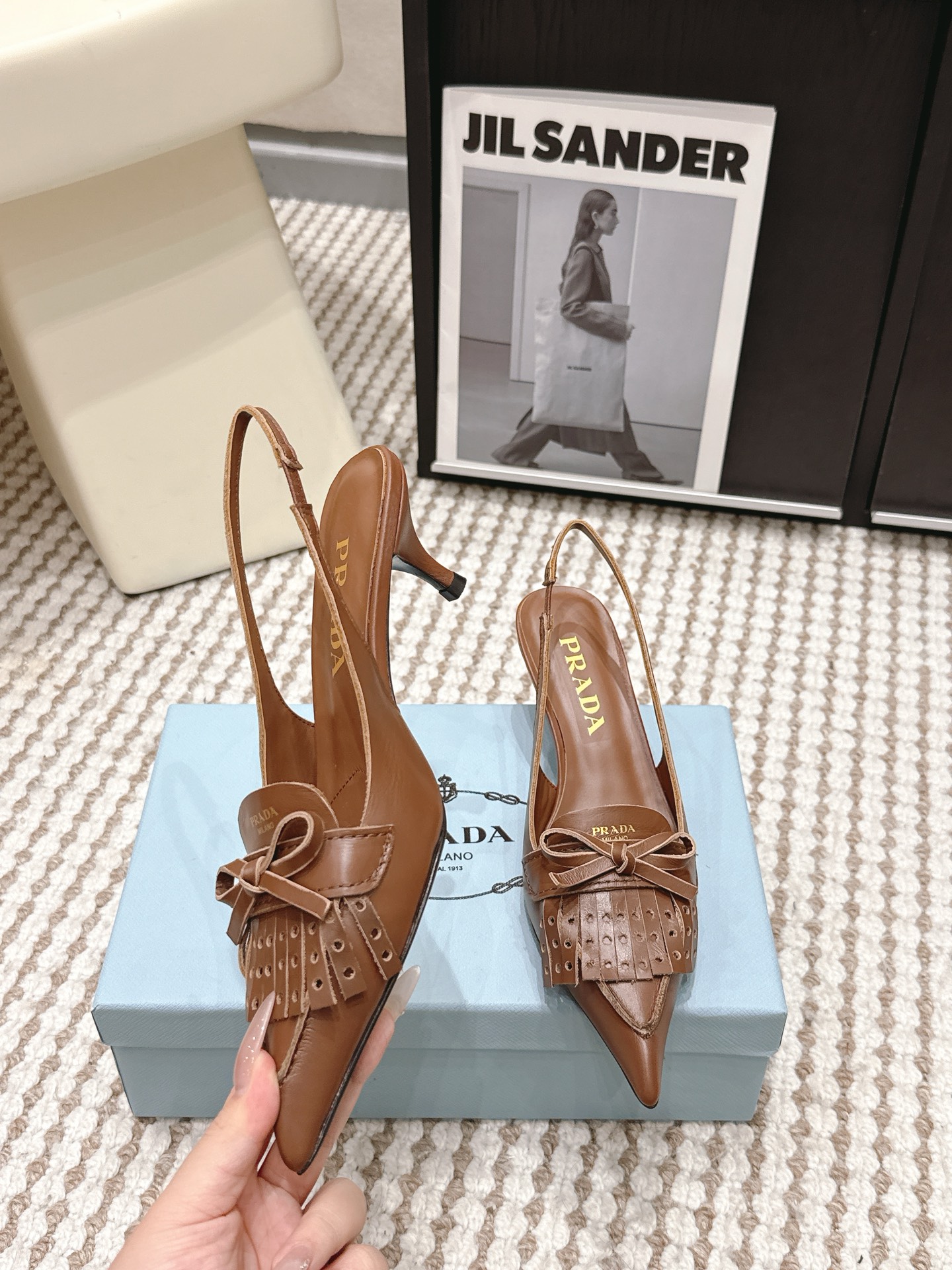 Prada Style Black Leather Women's Shoes style reference detail image 5 from source 784883