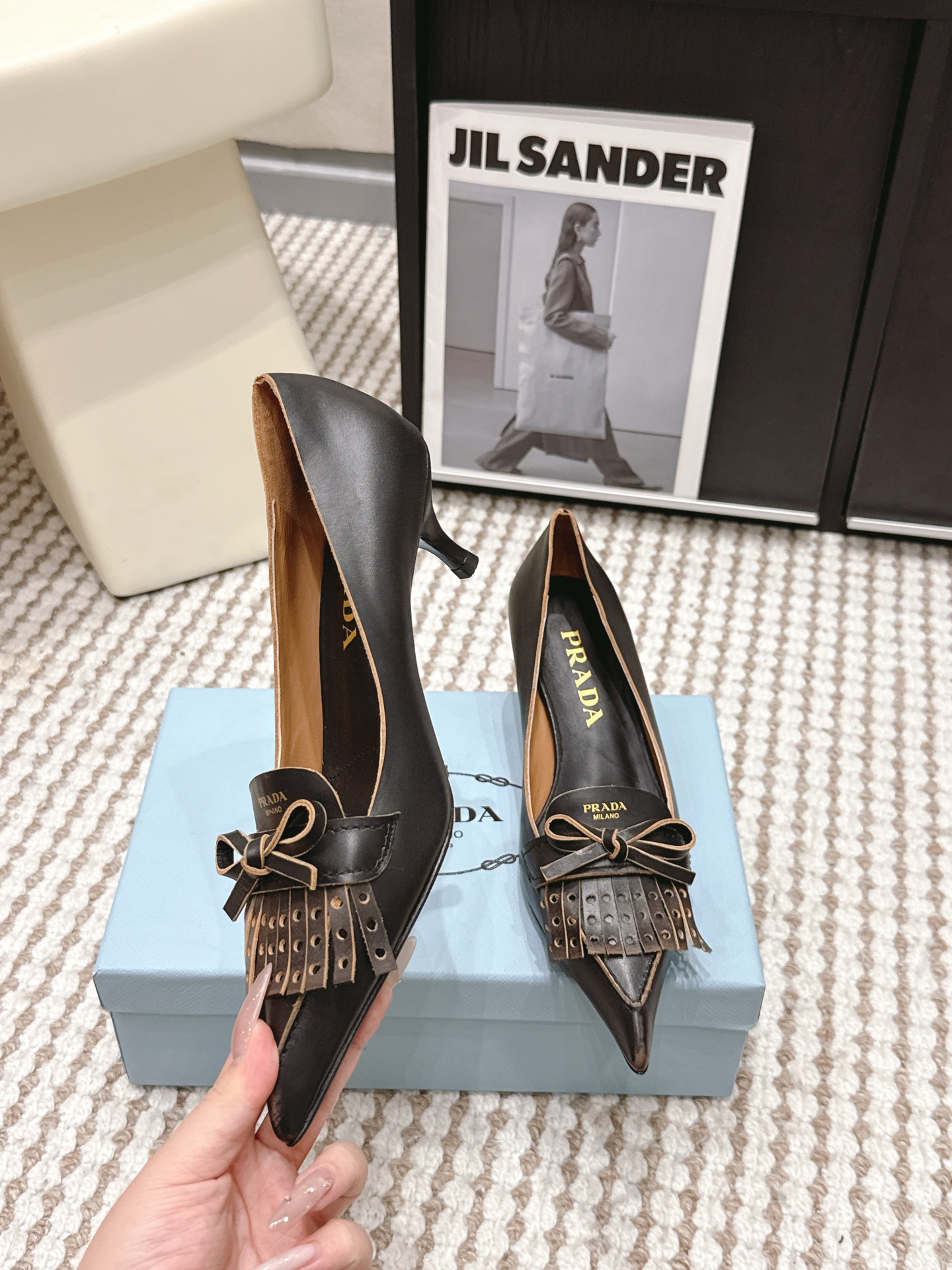 Prada Style Black Leather Women's Shoes style reference detail image 5 from source 784884