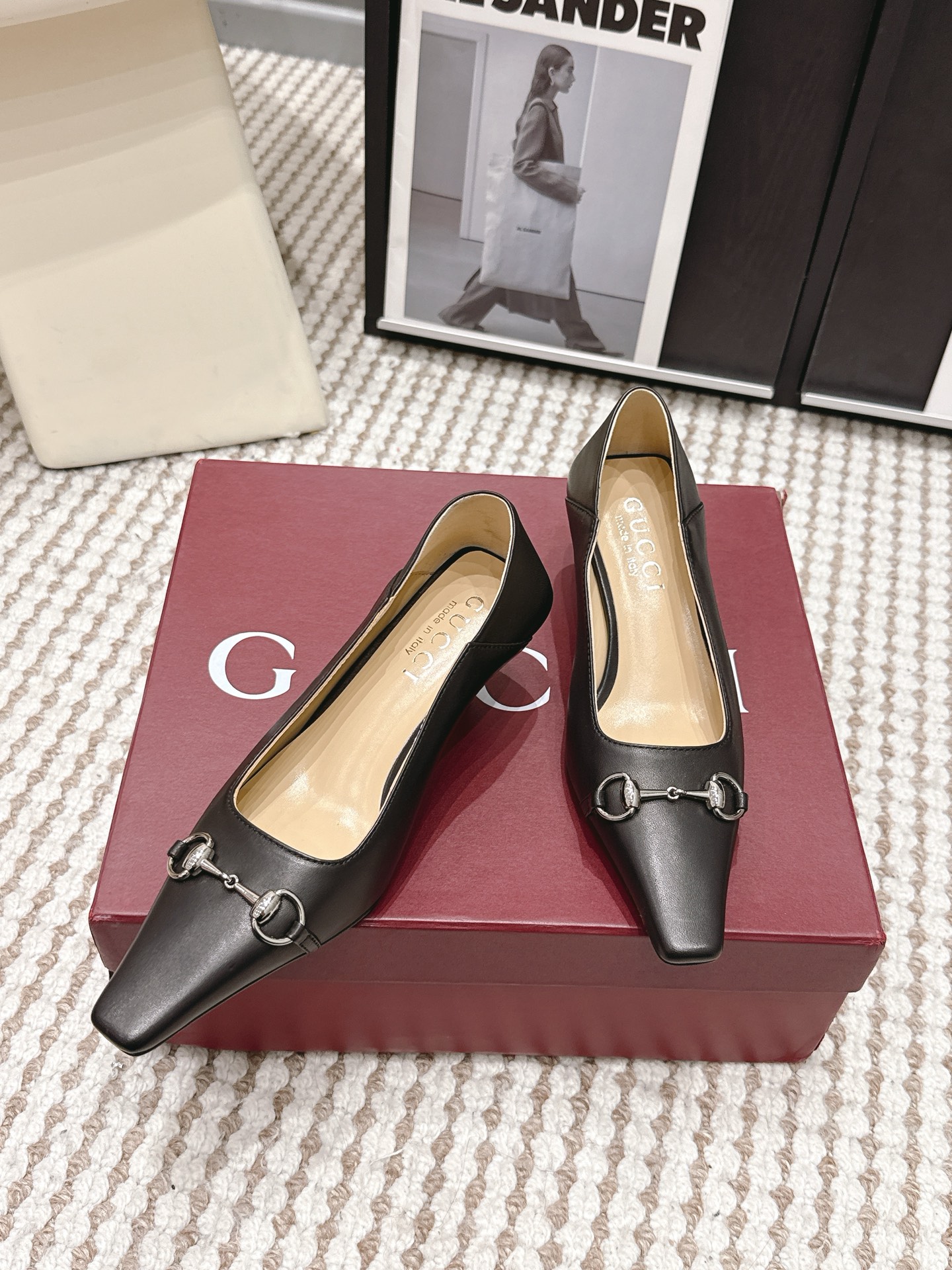 Gucci Style Leather Women's Shoes style reference detail image 4 from source 784636