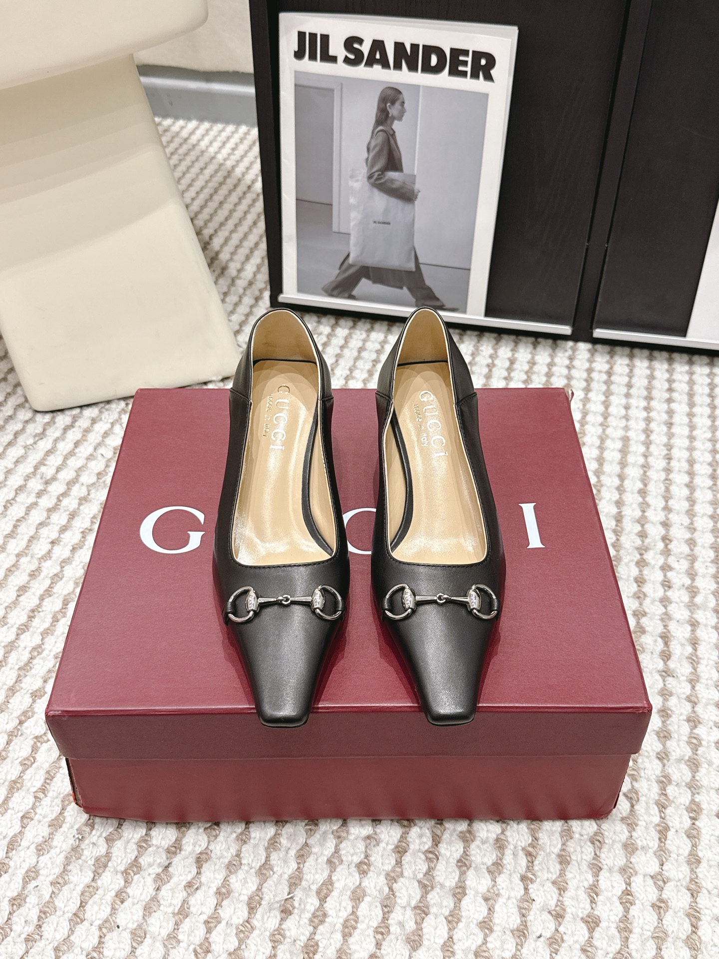 Gucci Style Leather Women's Shoes style reference detail image 1 from source 784636