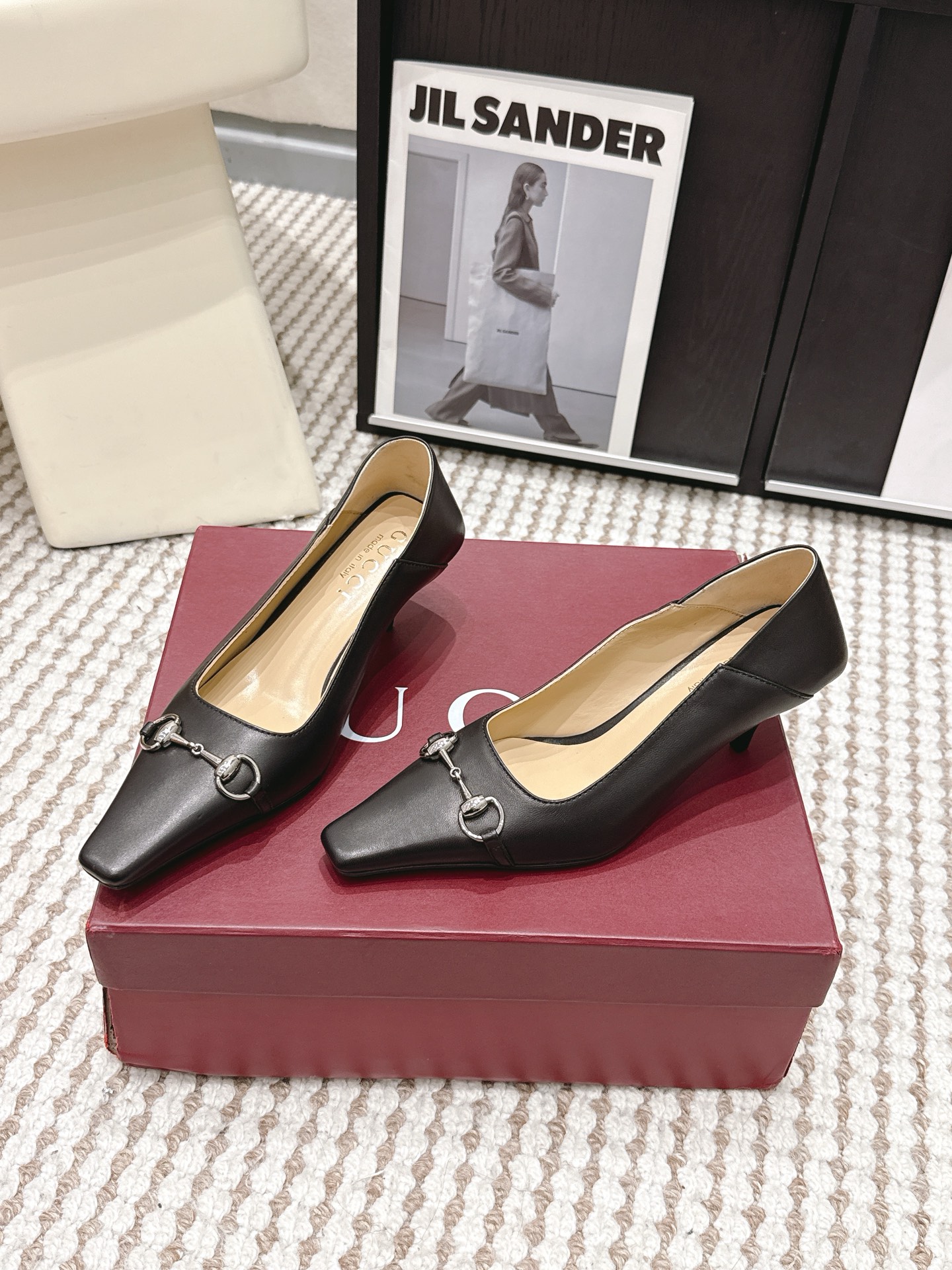 Gucci Style Leather Women's Shoes style reference detail image 3 from source 784636