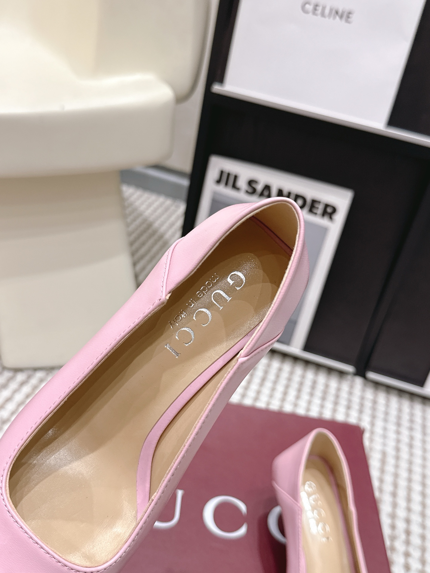 Gucci Style Leather Women's Shoes style reference detail image 7 from source 784637