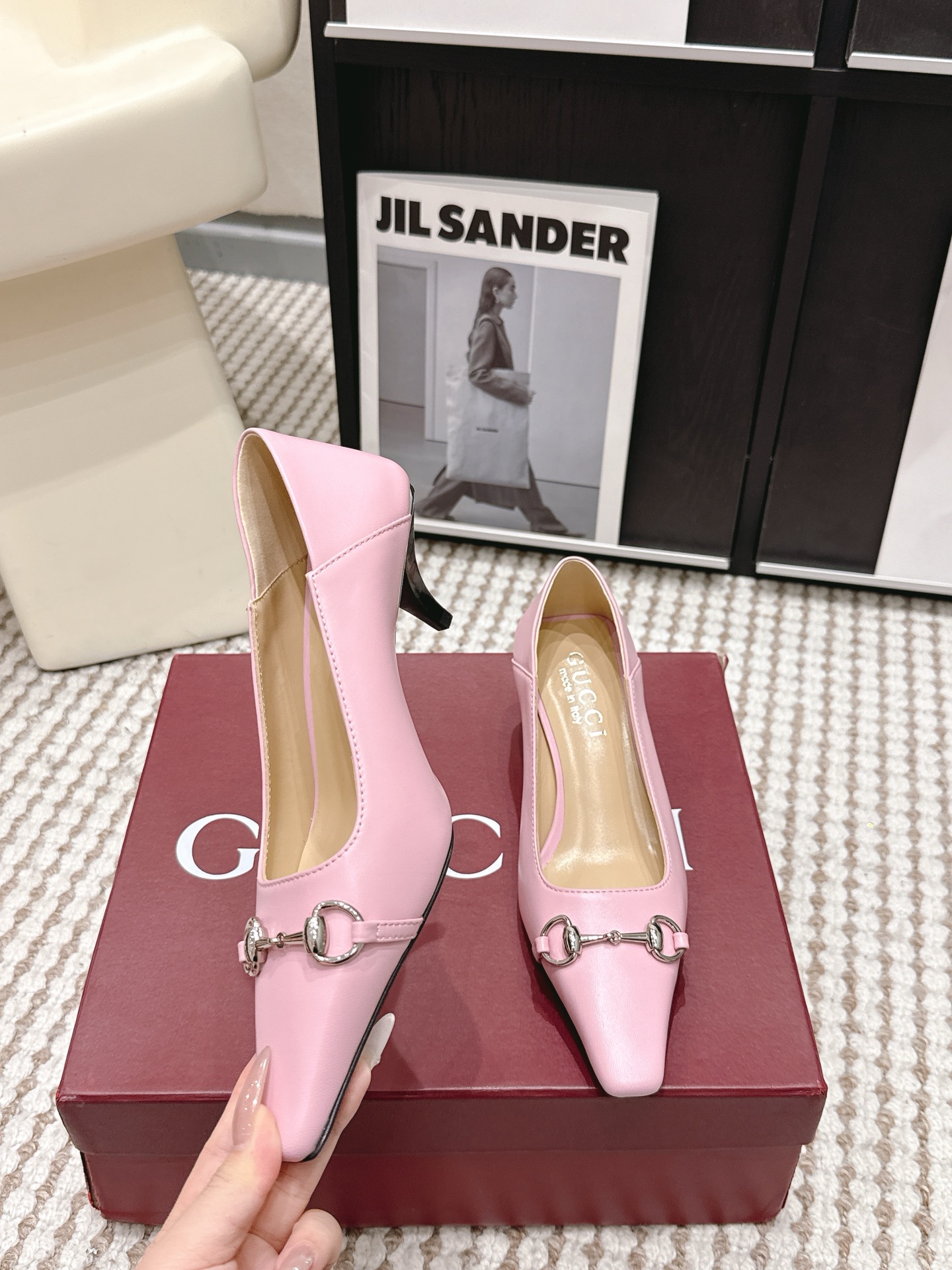 Gucci Style Leather Women's Shoes style reference detail image 5 from source 784637