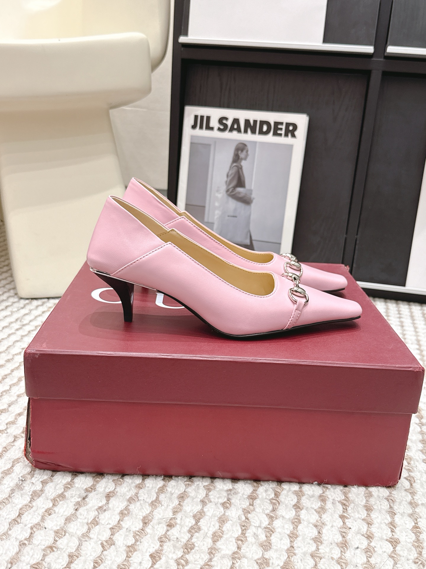 Gucci Style Leather Women's Shoes style reference detail image 2 from source 784637