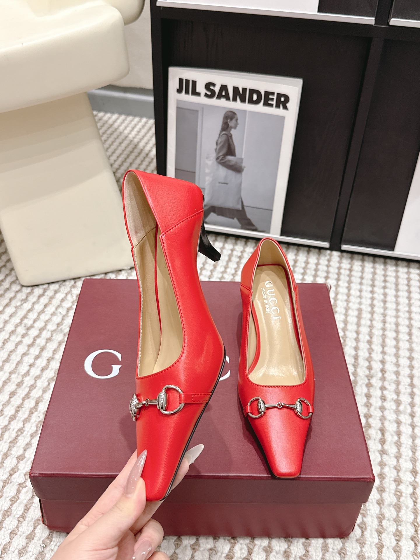 Gucci Style Leather Women's Shoes style reference detail image 5 from source 784638