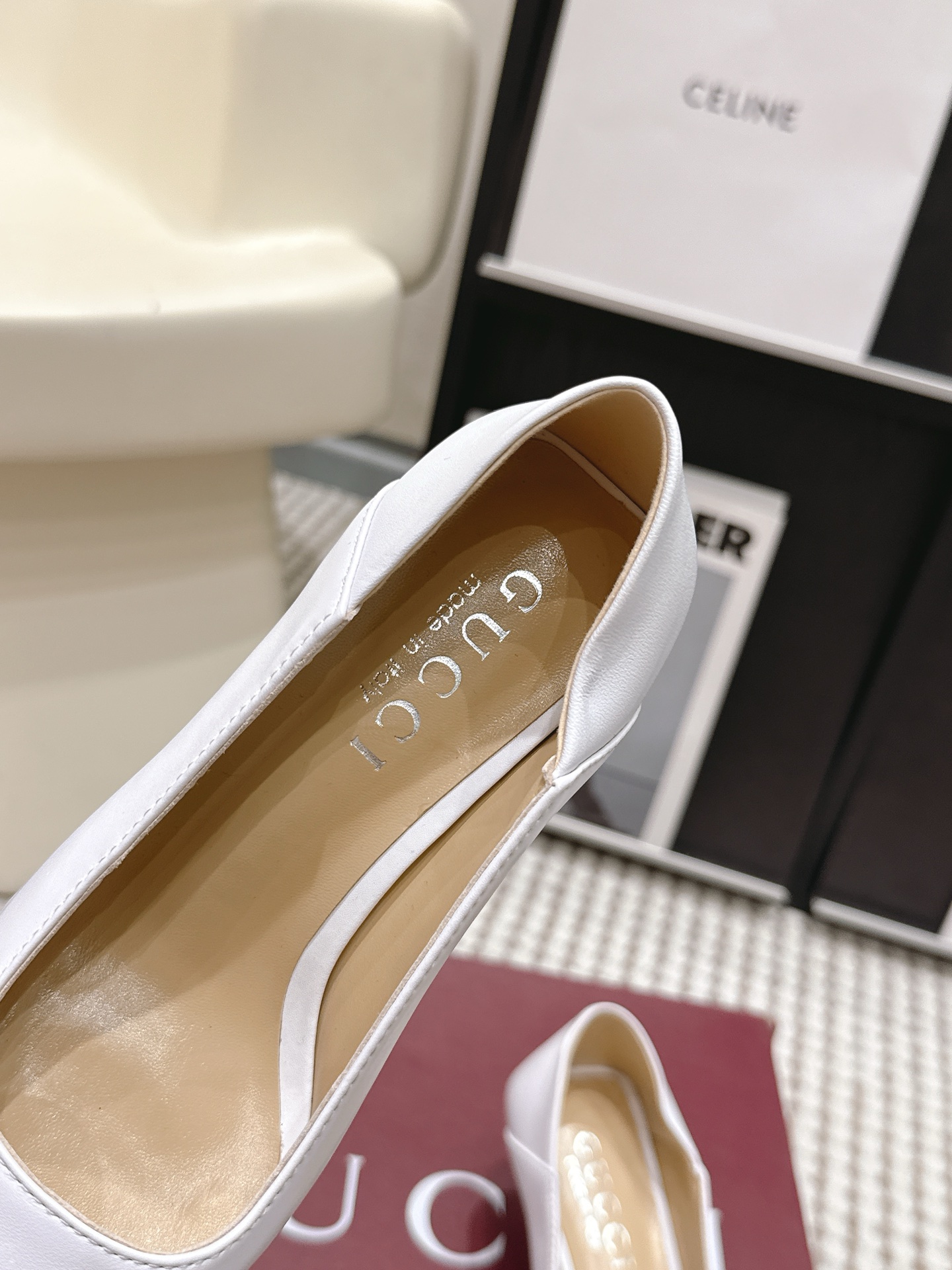 Gucci Style Leather Women's Shoes style reference detail image 6 from source 784639