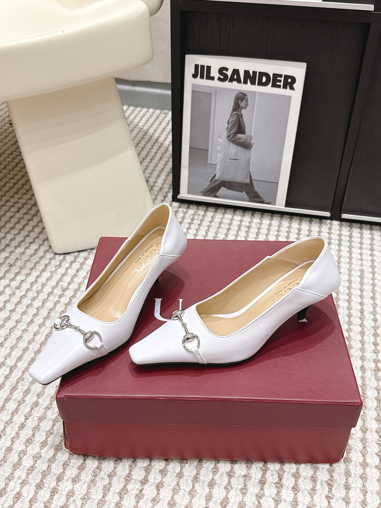 Gucci Style Leather Women's Shoes style reference detail image 3 from source 784639