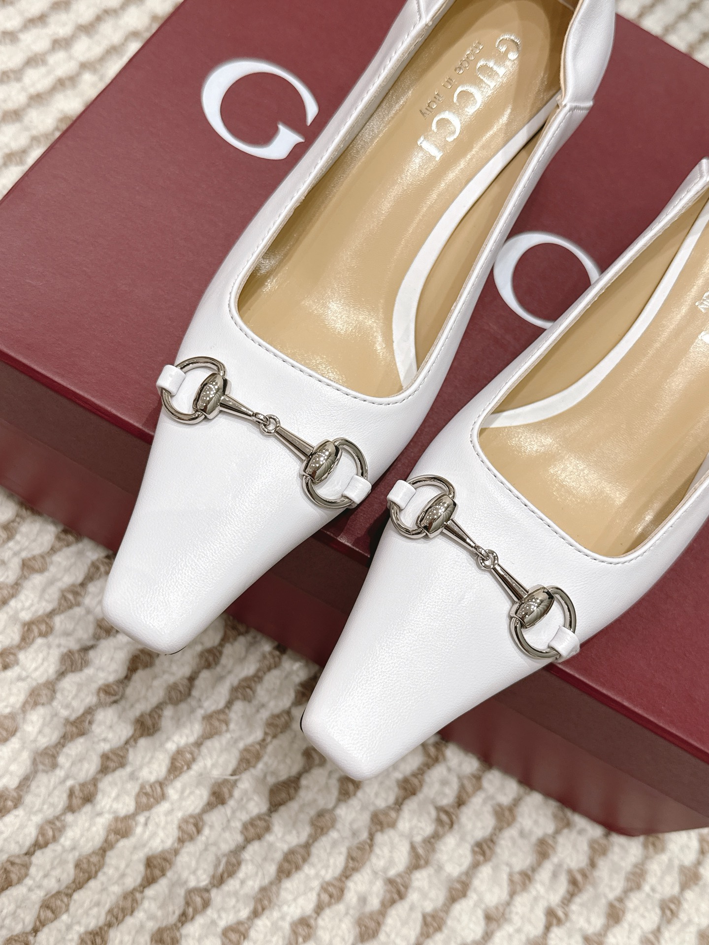 Gucci Style Leather Women's Shoes style reference detail image 8 from source 784639