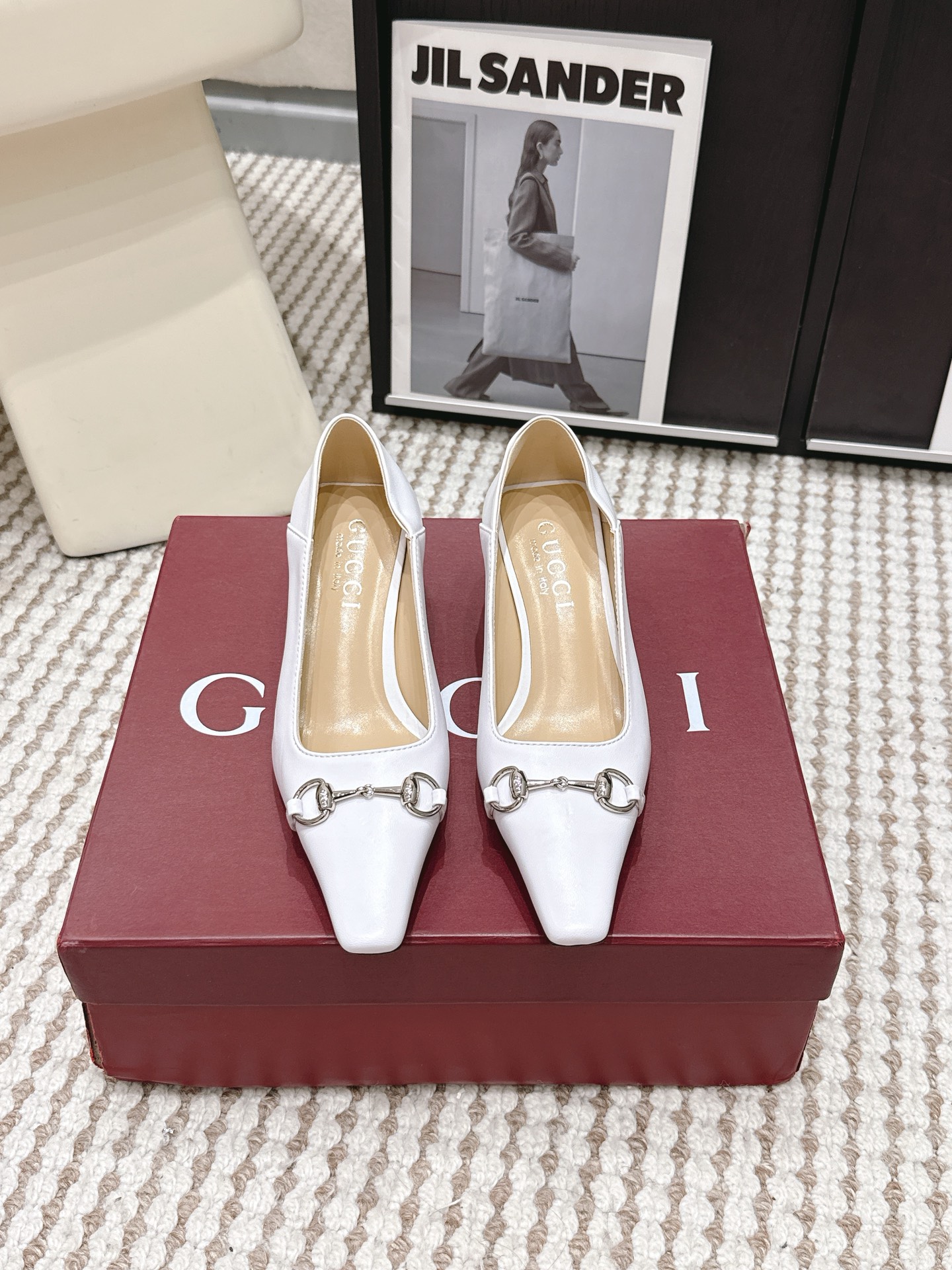 Gucci Style Leather Women's Shoes style reference detail image 1 from source 784639