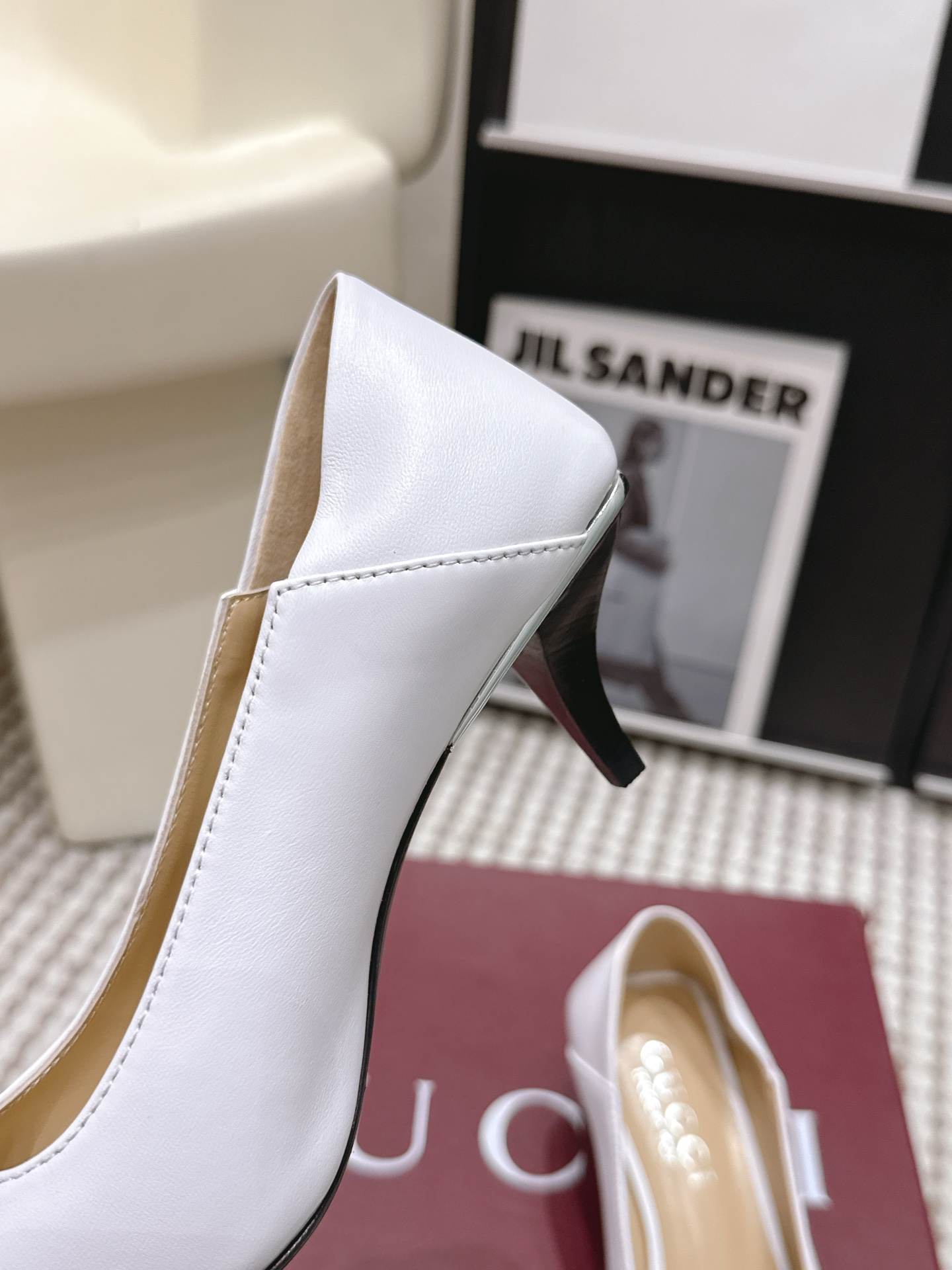 Gucci Style Leather Women's Shoes style reference detail image 7 from source 784639