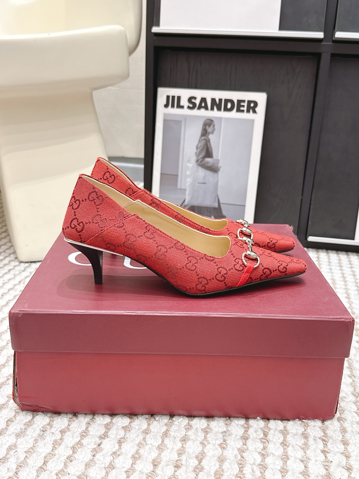 Gucci Style Leather Women's Shoes style reference detail image 2 from source 784640