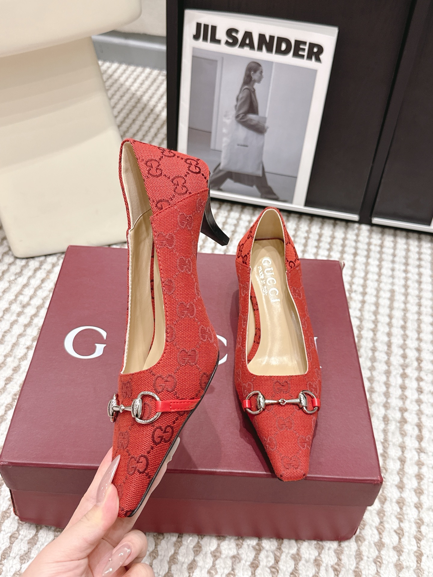 Gucci Style Leather Women's Shoes style reference detail image 5 from source 784640
