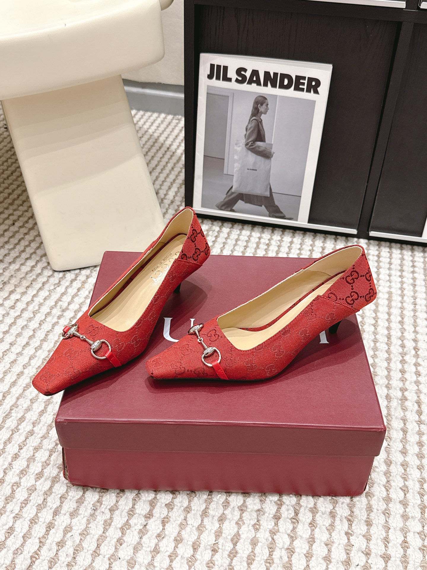 Gucci Style Leather Women's Shoes style reference detail image 3 from source 784640