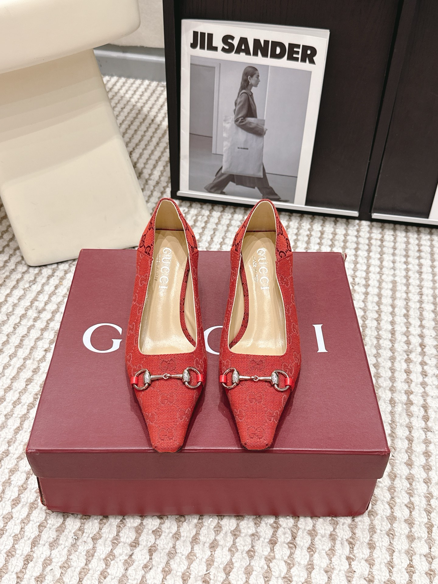 Gucci Style Leather Women's Shoes style reference detail image 1 from source 784640