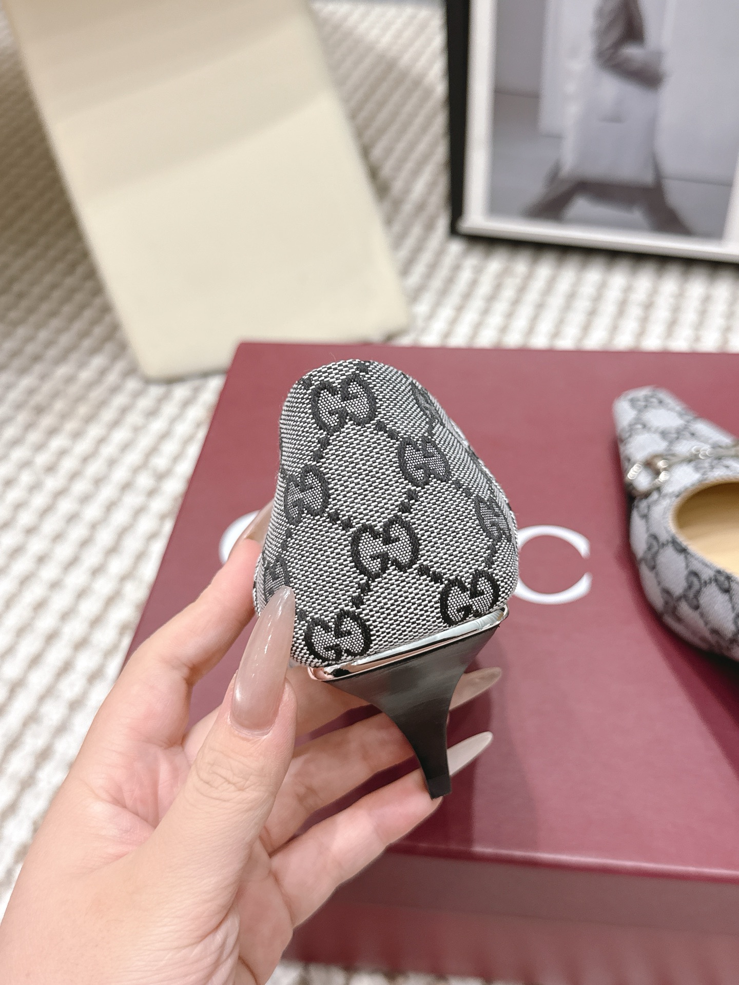Gucci Style Leather Women's Shoes style reference detail image 9 from source 784641