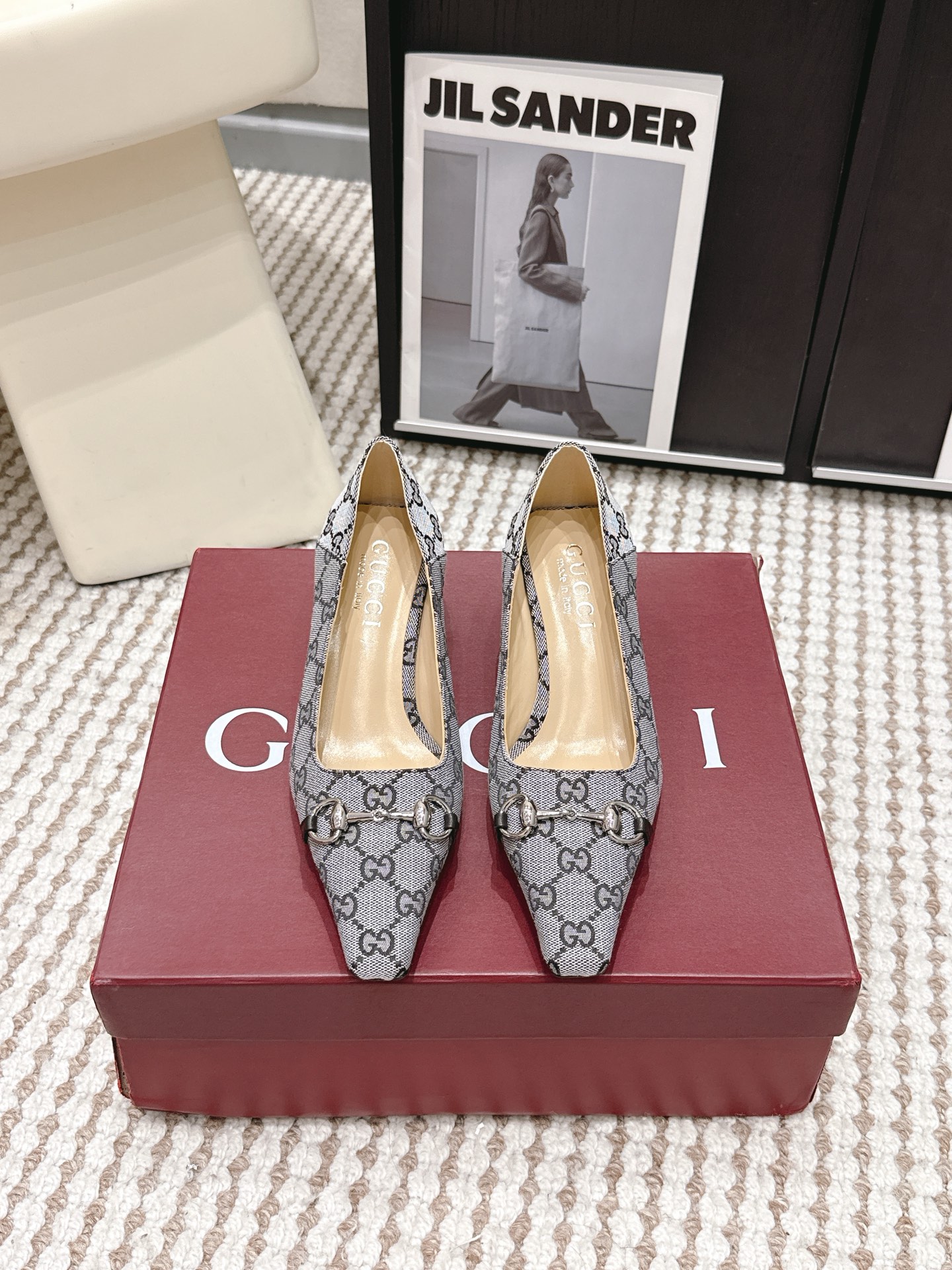 Gucci Style Leather Women's Shoes style reference detail image 1 from source 784641