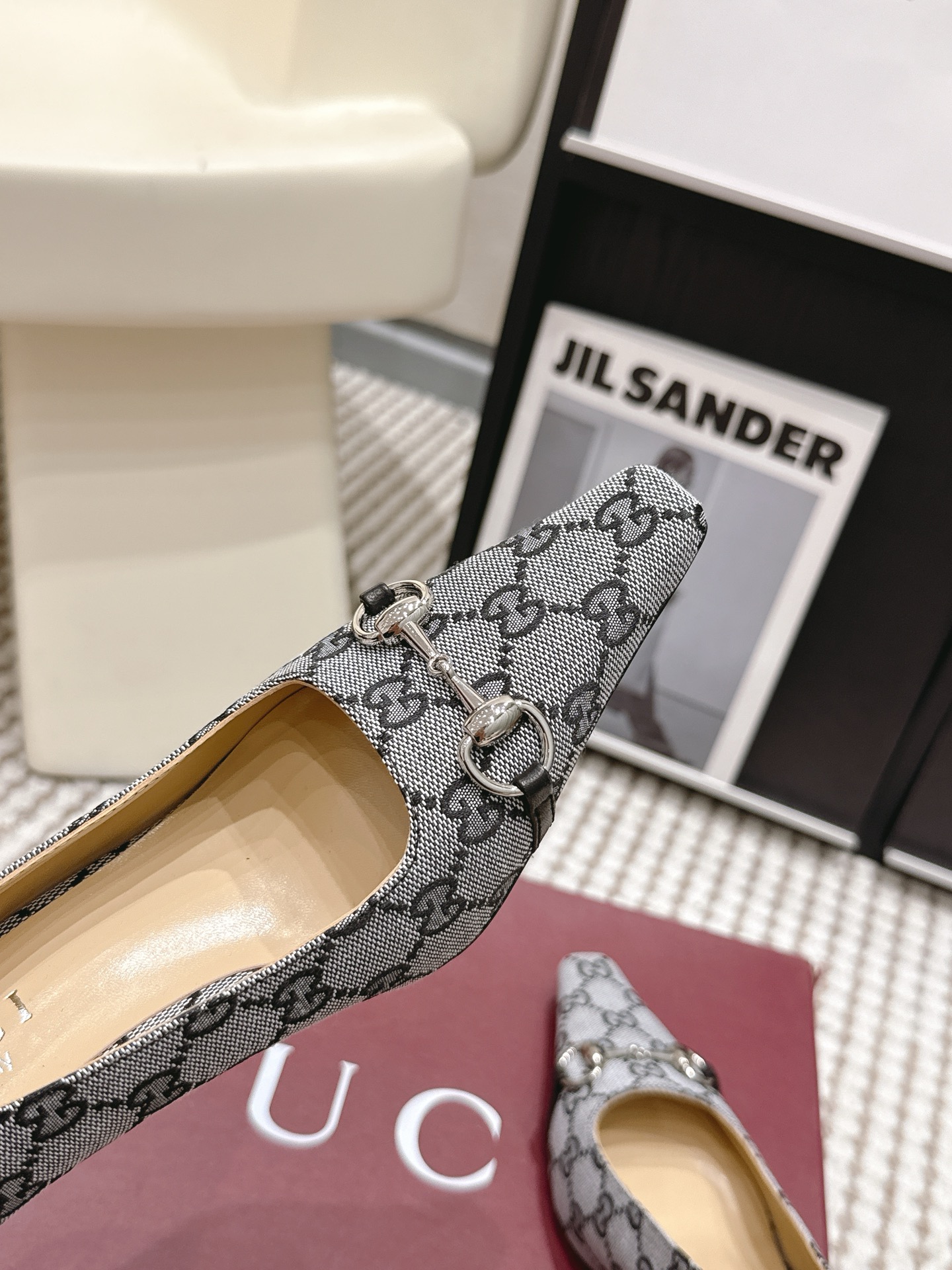 Gucci Style Leather Women's Shoes style reference detail image 8 from source 784641