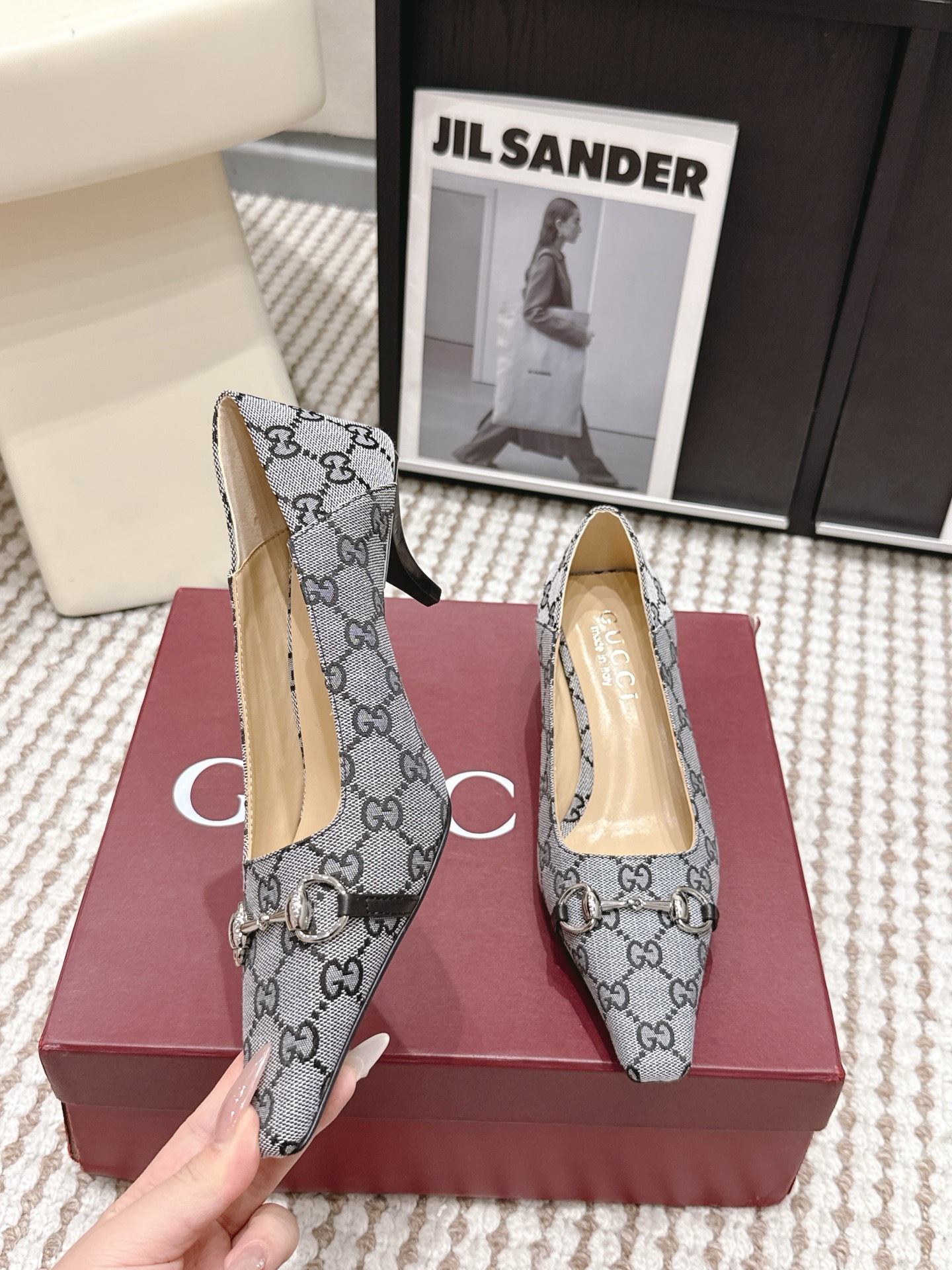 Gucci Style Leather Women's Shoes style reference detail image 5 from source 784641