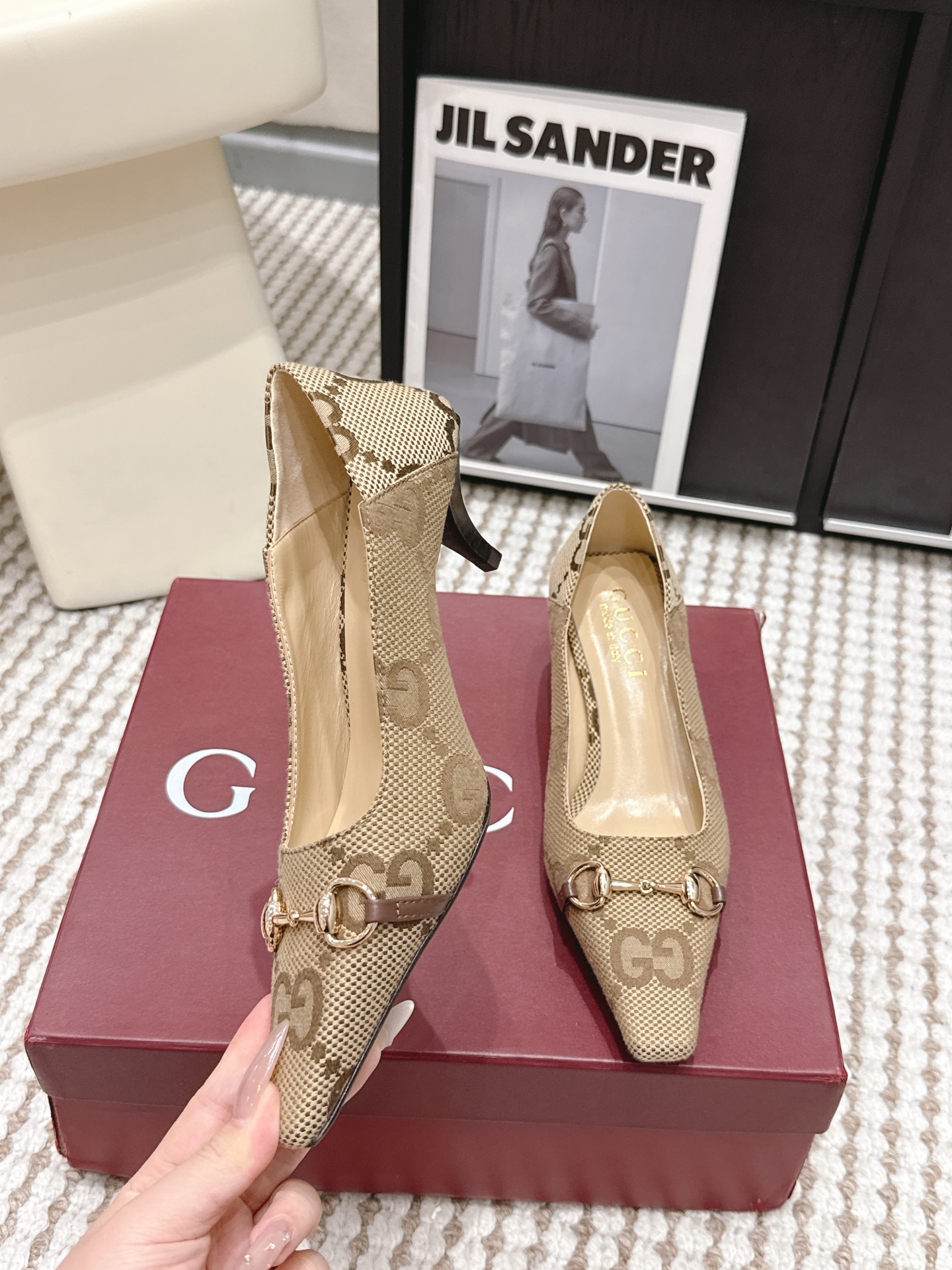 Gucci Style Leather Women's Shoes style reference detail image 5 from source 784642