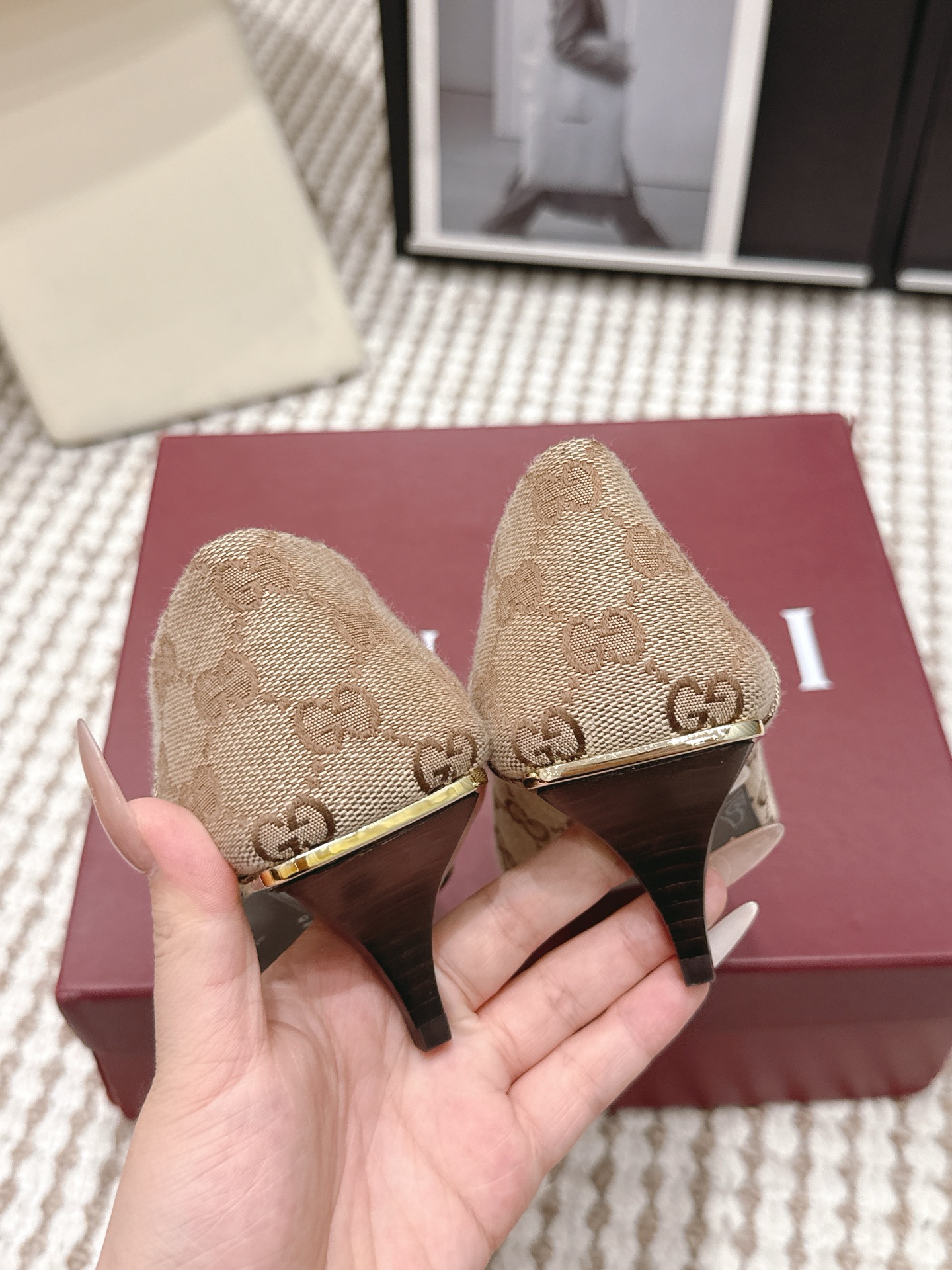 Gucci Style Leather Women's Shoes style reference detail image 9 from source 784643